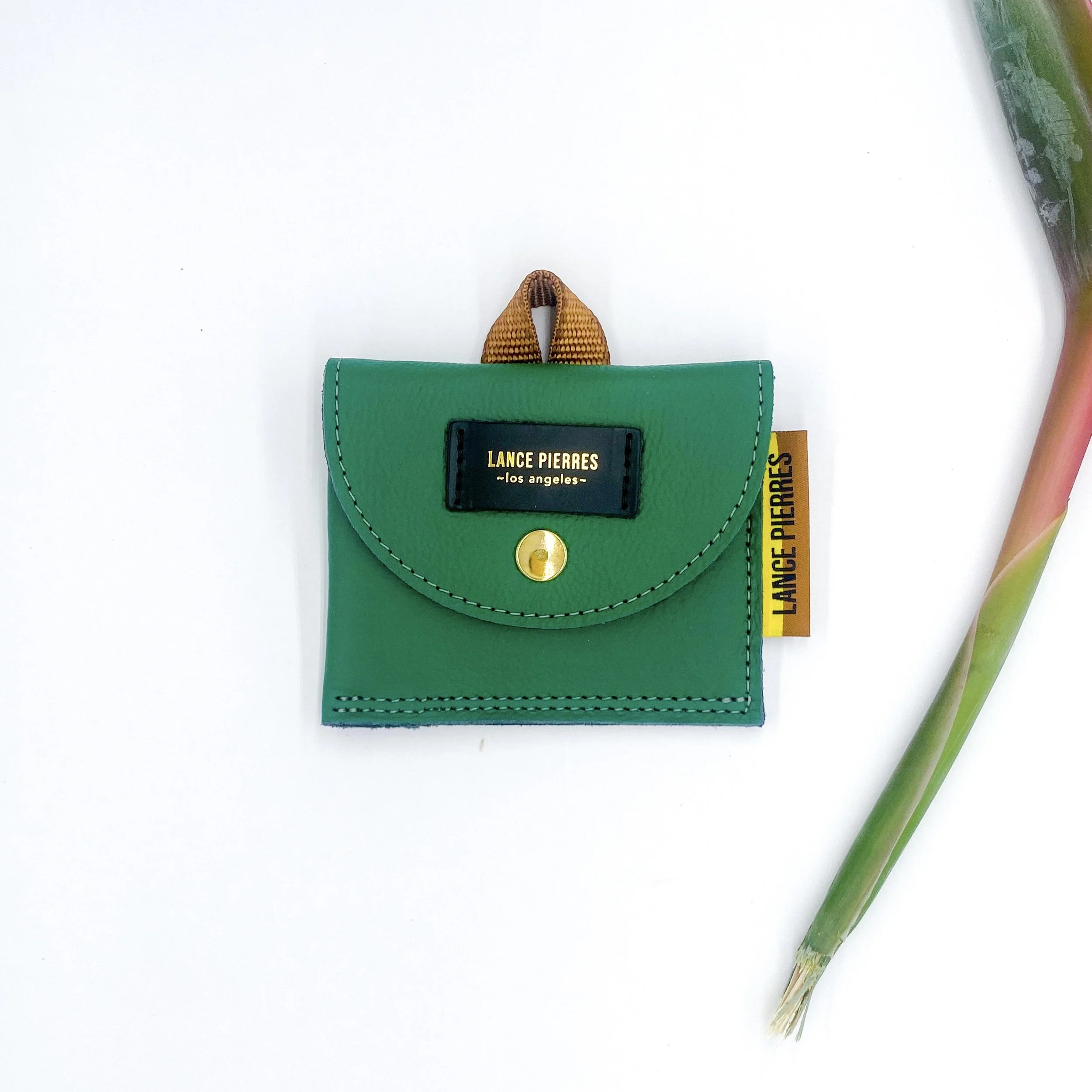 ENVOY 01 SNAP WALLET: meringue CROC-EMBOSSED CALF/ SCUBA CALF 