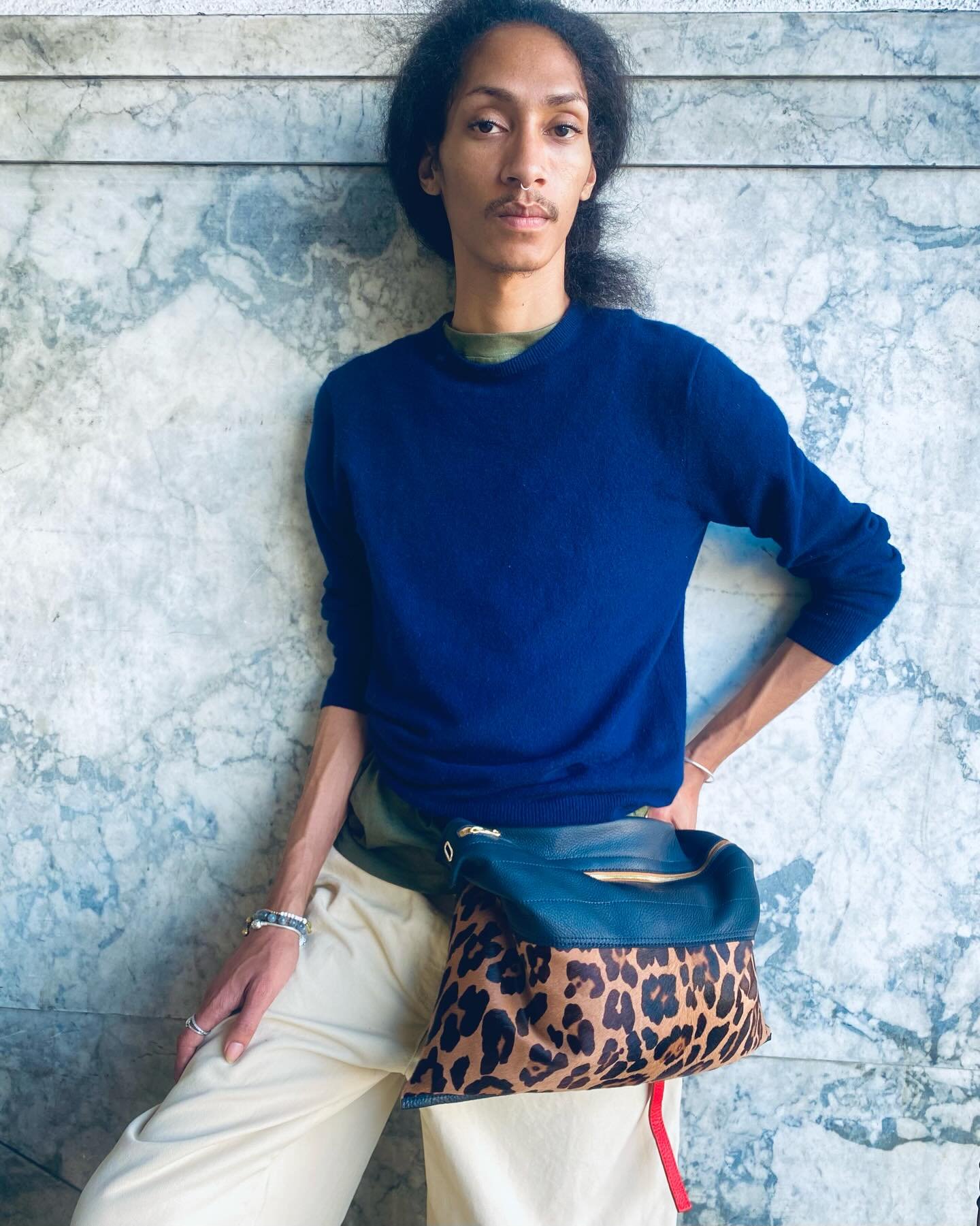 They said:&hellip;bring it&hellip;purrrrrrrrrfectly&hellip;

(and it was BRUNG)&hellip;

The #gilli in &ldquo;feralle&rdquo; haircalf keeps pace throughout your hectic day, leaving your hands free and their heads turning.

Shop it and our full assort