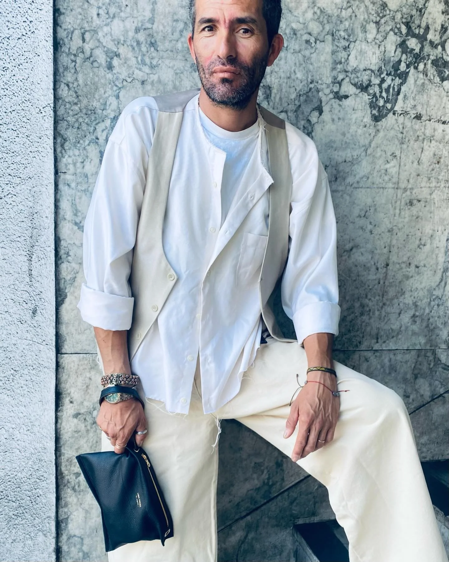 For those WILD nights&hellip;

our #minigilli&rsquo;s belt can be repositioned to create a wristlet strap, leaving your hands free to explore endless evening pursuits ;)

Shop this style in a range of tones (as well as our entire assortment) at www.L