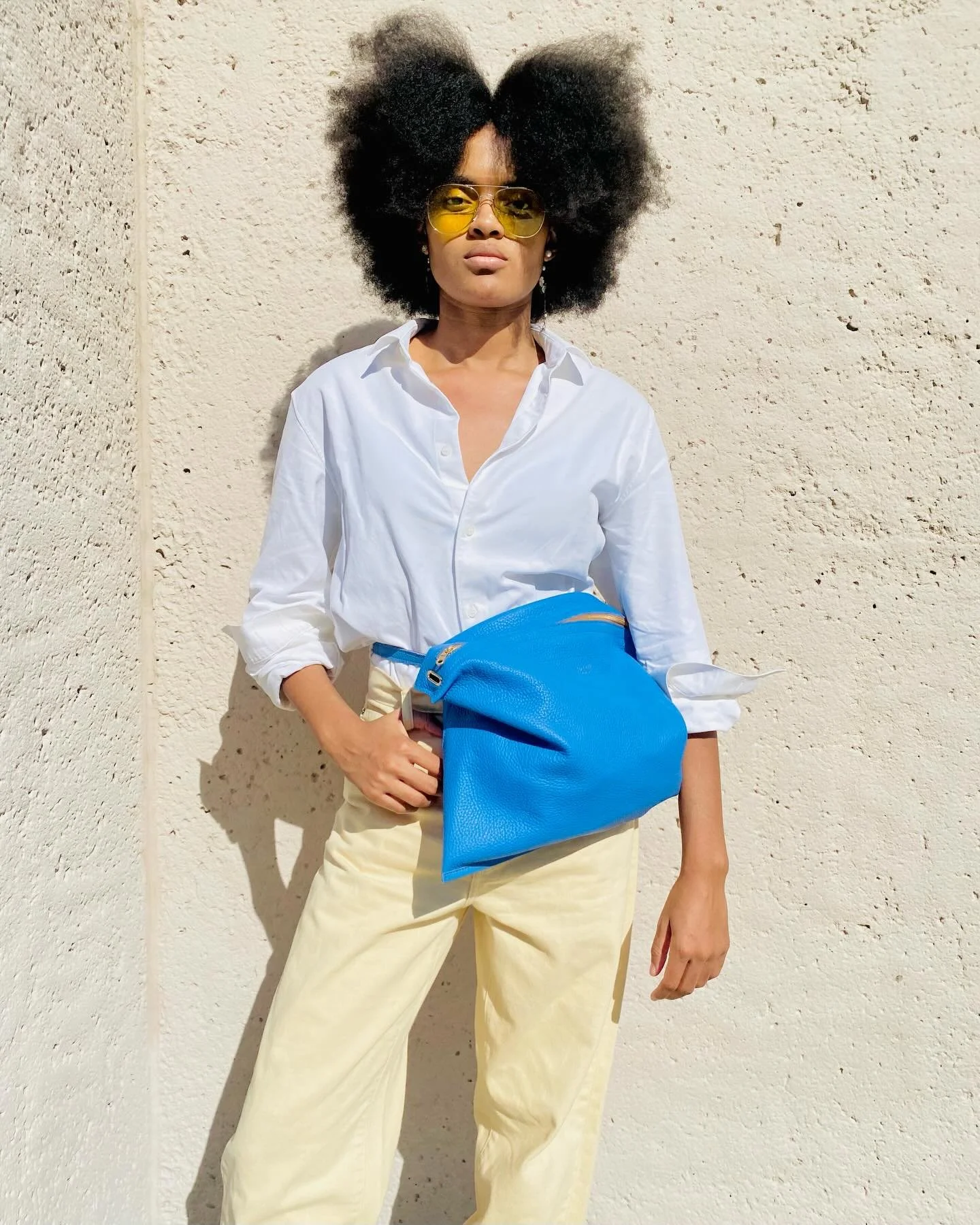 Expect the unexpected:
Our #gilli crossbody coverts to a hip-slung, slouchy, bum-bag&hellip;here punctuating chalky neutrals with a jolt of &ldquo;cunningham&rdquo; blue.

Shop this style in a range of tones at www.LANCEPIERRES.com

#lancepierres #ac