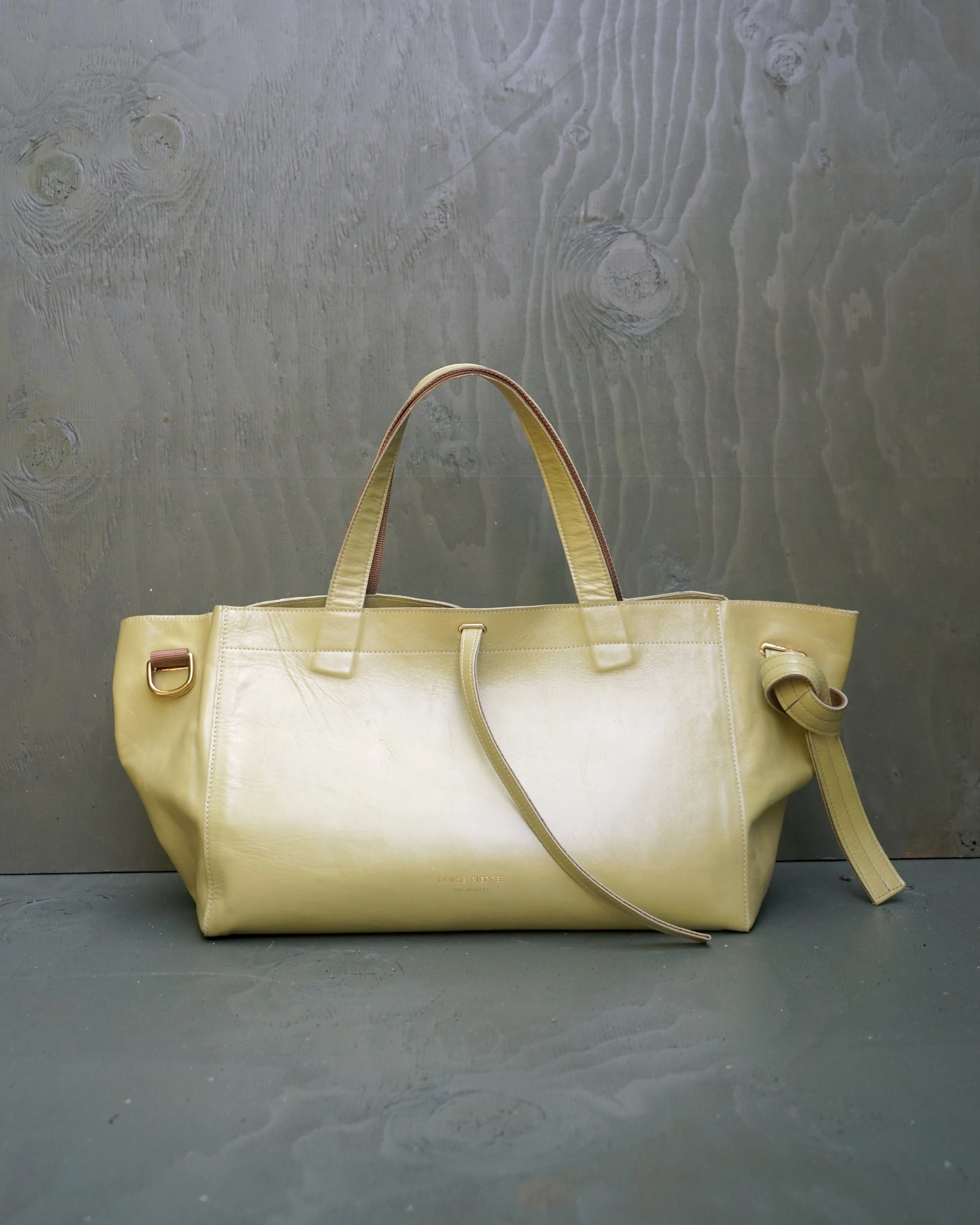pelleplage 01 belted carryall tote: "saarinan" double face vintage smooth calf