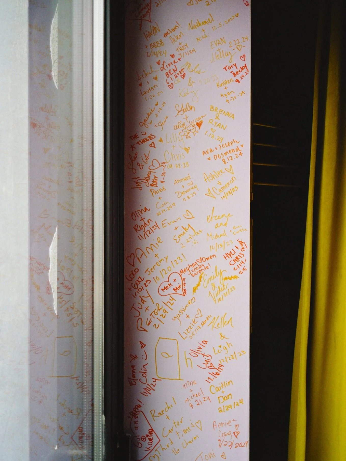 There&rsquo;s something like 180 signatures on our doorframe right now! Which is especially wild when I remember that 3 years ago I wasn&rsquo;t a Justice of the Peace and we didn&rsquo;t have the keys to this place yet. 🥹

📸 1+2: @castilloholliday