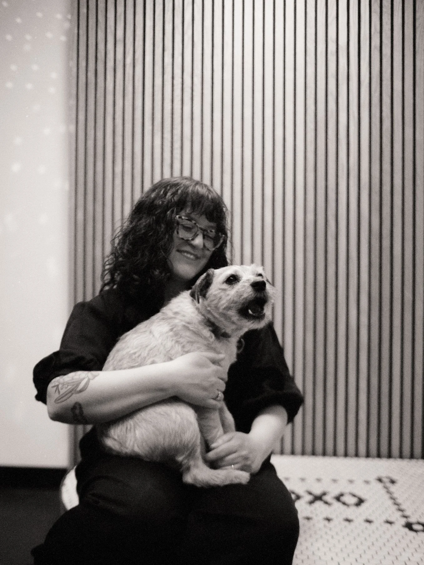 Hi! I&rsquo;m Jusmine (pronounced &ldquo;Jussmen,&rdquo; don&rsquo;t overthink it you got this) and I created Dearly Studio for couples who want an alternative to the courthouse for their micro wedding or elopement. 

Dearly creates wedding experienc