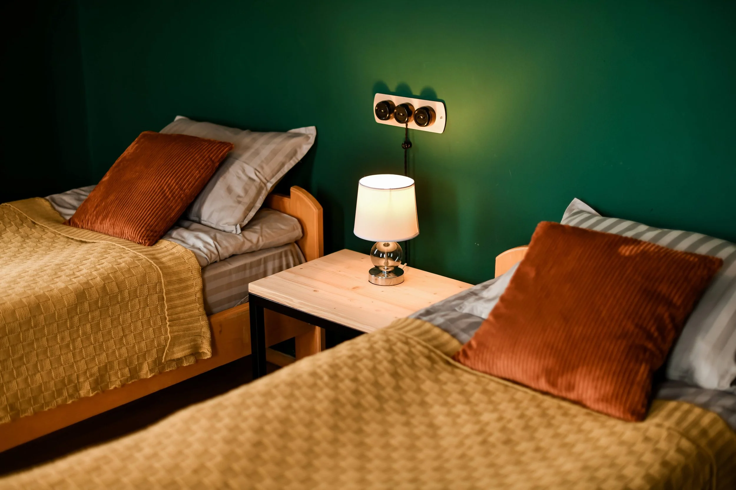 Triple Room with Balcony / Green Light