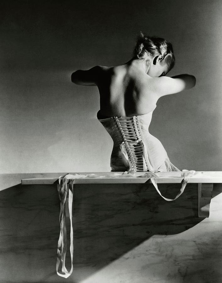 The Mainbocher Corset, Vogue, September 1939