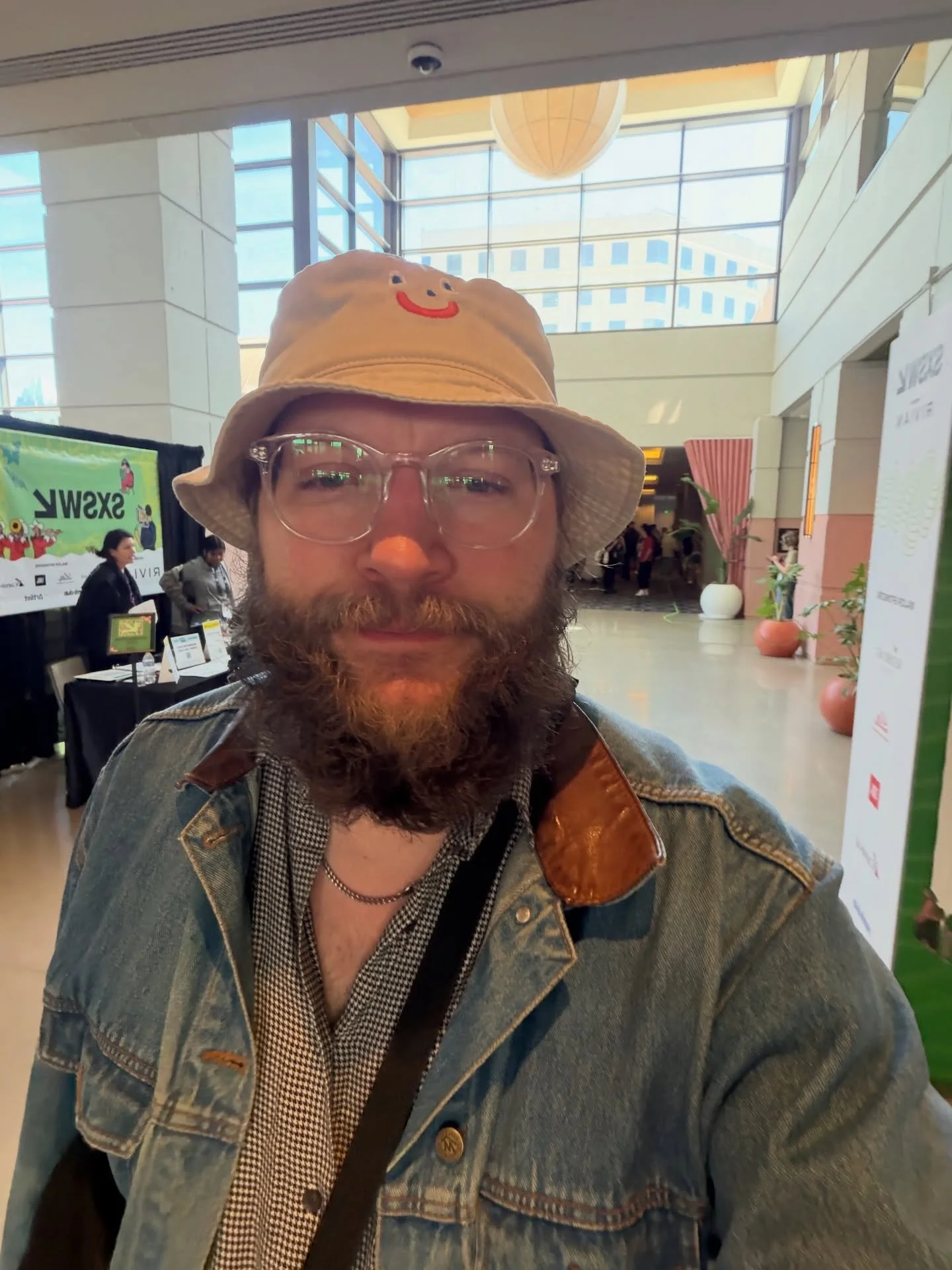 Havin a real nice time here in Texas! Finally playing some music today &amp; tomorrow ✌🏼

𝑺𝑿𝑺𝑾 ~ 𝑺𝑶𝑳𝑶
14th 5pm - @austinaudiolab 
The Outside Part
6500 Manor Road, Austin, TX, 78723

14th 7pm - @keeledscales 
@alienatedmajestybooks 
613 West