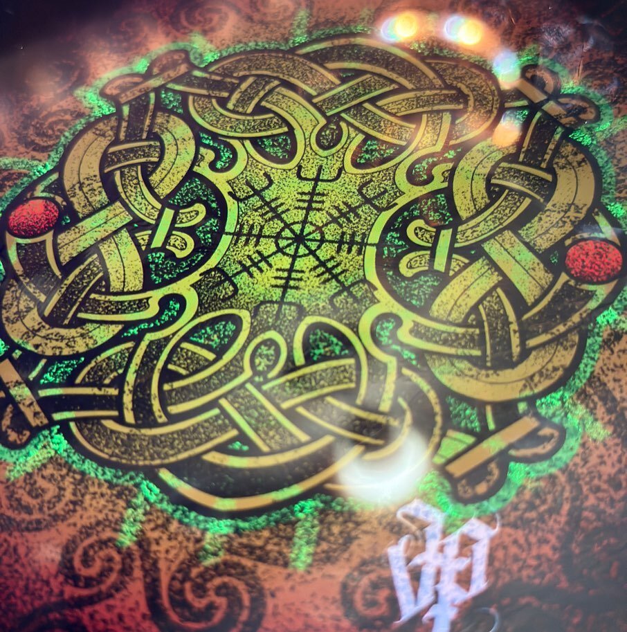 Welcome to spring. #ostara
Here’s a #treeoflife aka #yggdrasil with the #helmofawe at the center: eight arms that look like spiked tridents radiate out from a central point, as if defending that central point by going on the offensive against