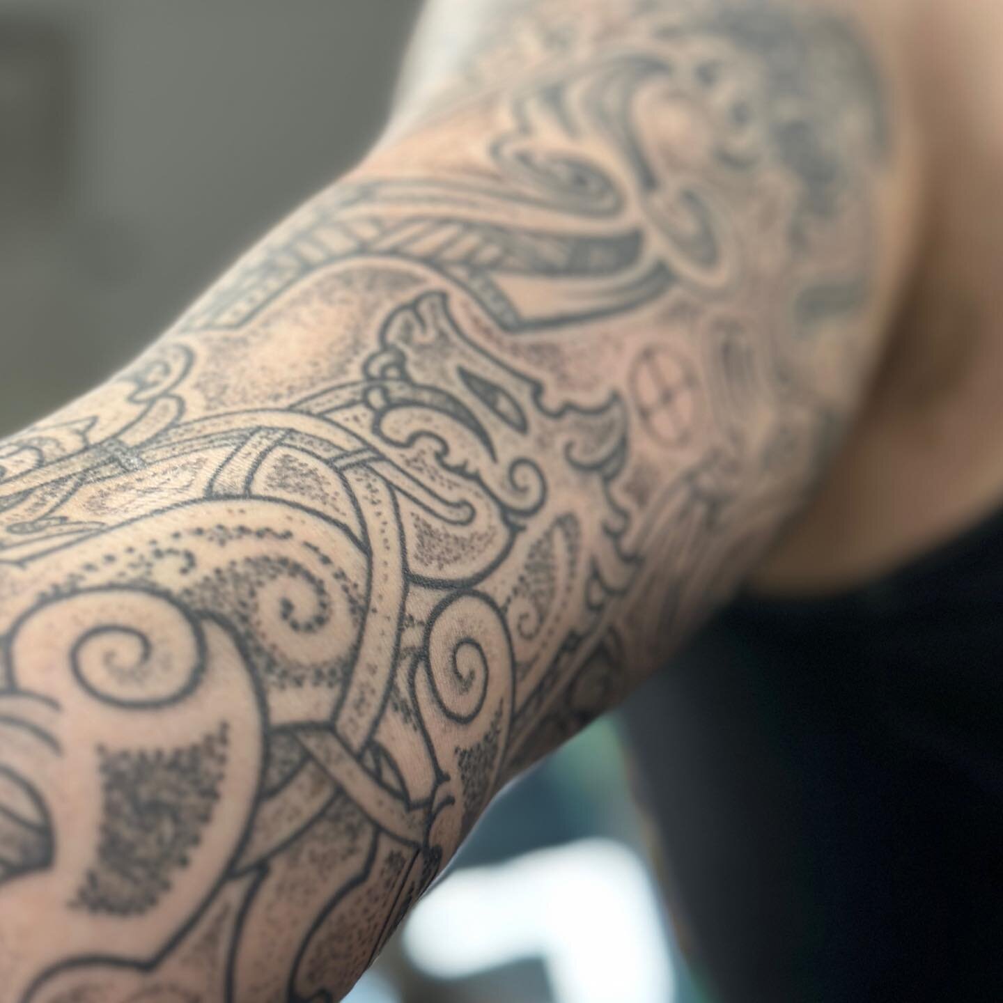#norse inspired sleeve. This one took quite a few sessions over the last two years. And has a lot of things from #norsemythology @joelthayne started with the top half of this sleeve back in January 2021 with the consultation and drawing. We started t