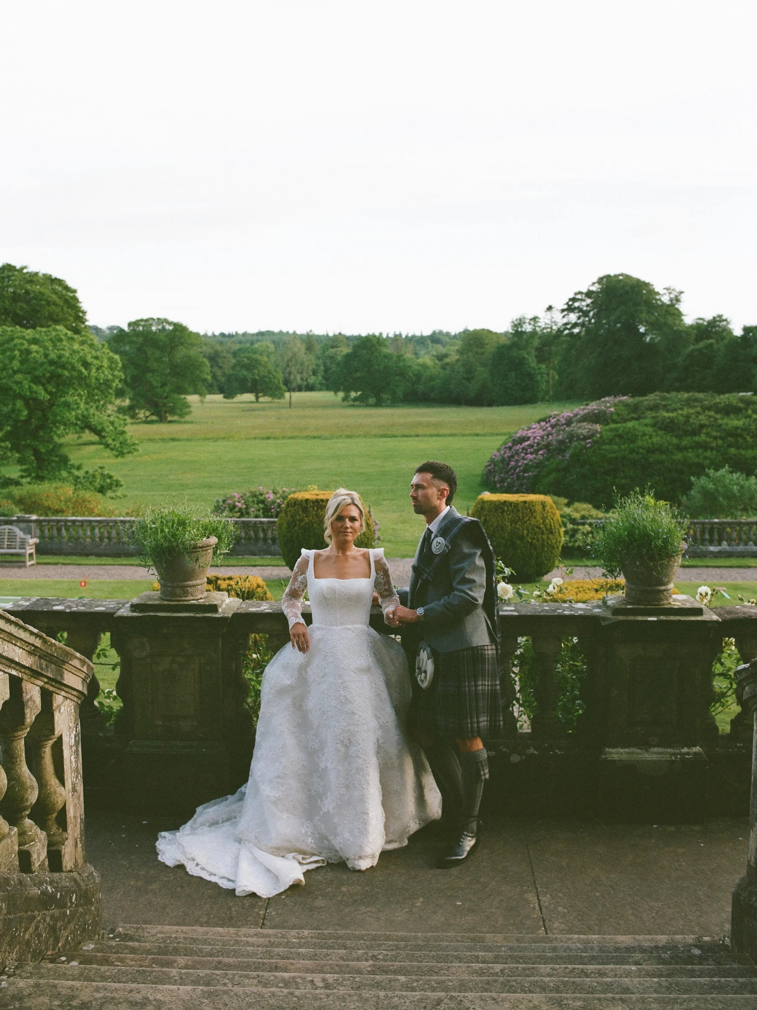 The Hardies on film 🎞️✨

Shot on both medium format and 35mm 

@takeiteasylab
@springkellhouse 
@forloveandthistle 
@carolinemortimerhumanist 
@vividdigitalweddings 
@ur.bts.bestie 
@suzanneneville @eleganzasposa 
@macgregorandmacduff 
@lauramillarm