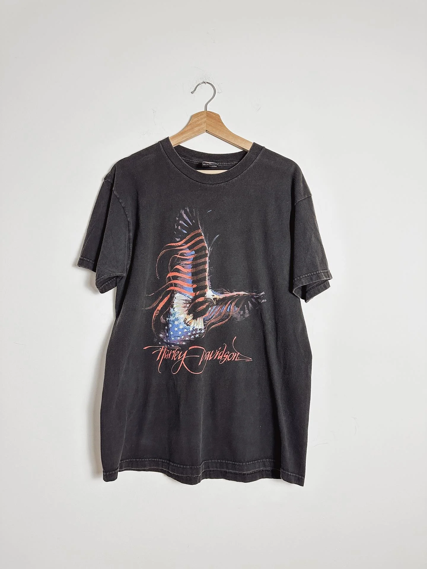 A small sampling of our newest vintage drop today. Just in time for Friday and Saturday browsing with friends and coffees.  A small selection is available online with the full collection in-store. ✨This is our biggest vintage drop ever and we’r