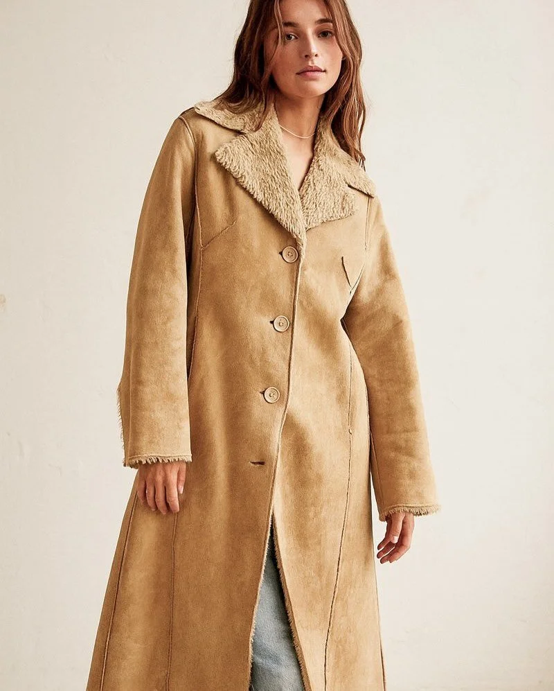 ✨New vintage just landed online✨ We&rsquo;ll be adding amazing inventory over the next few weeks so you can browse and be Merry over the holidays🎅🏻
💫shopbungalobeach.ca