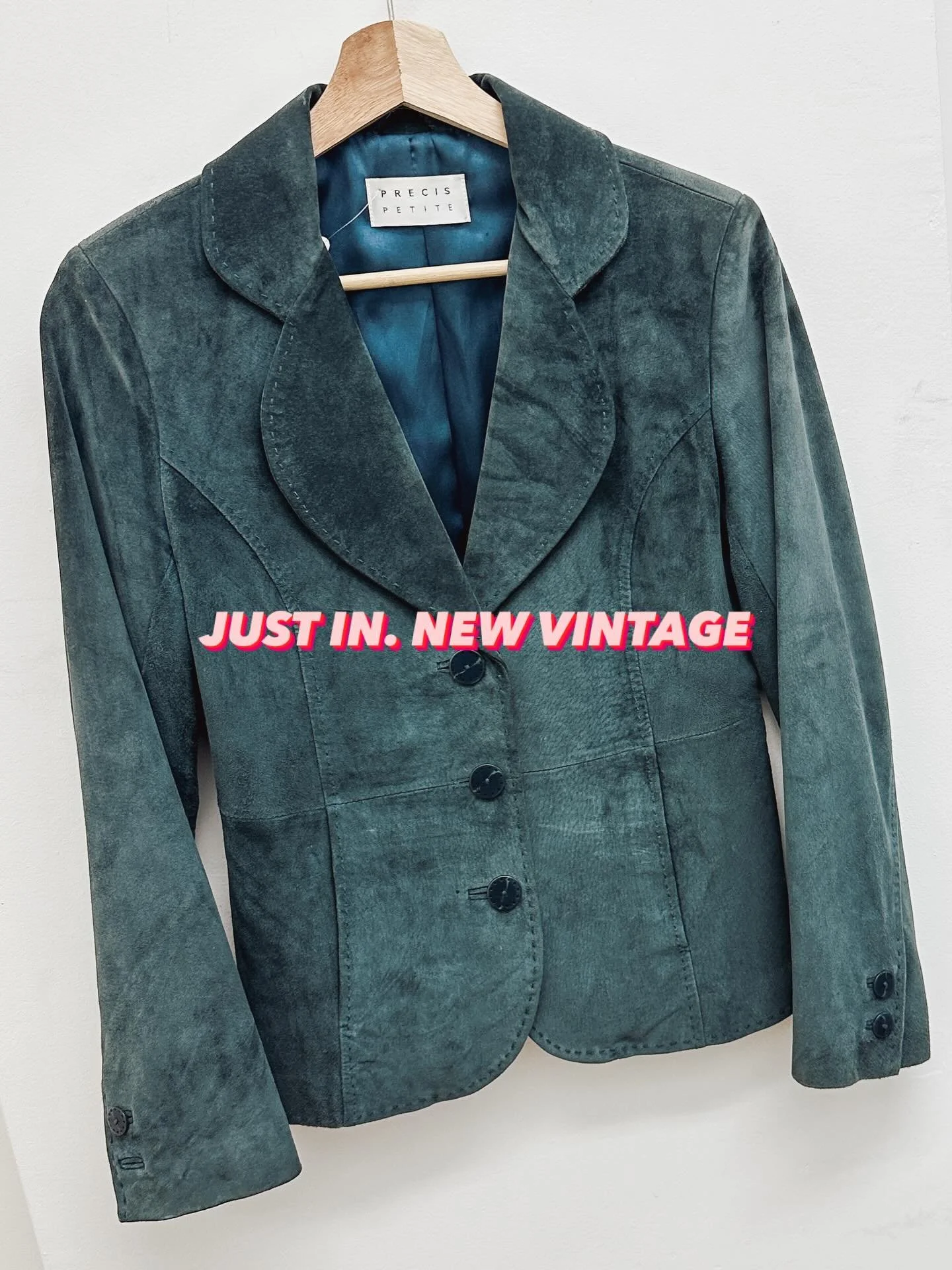 New vintage in. 
Shop our sick vintage guest racks too🩷
@thegravevintage 
@regal__flare