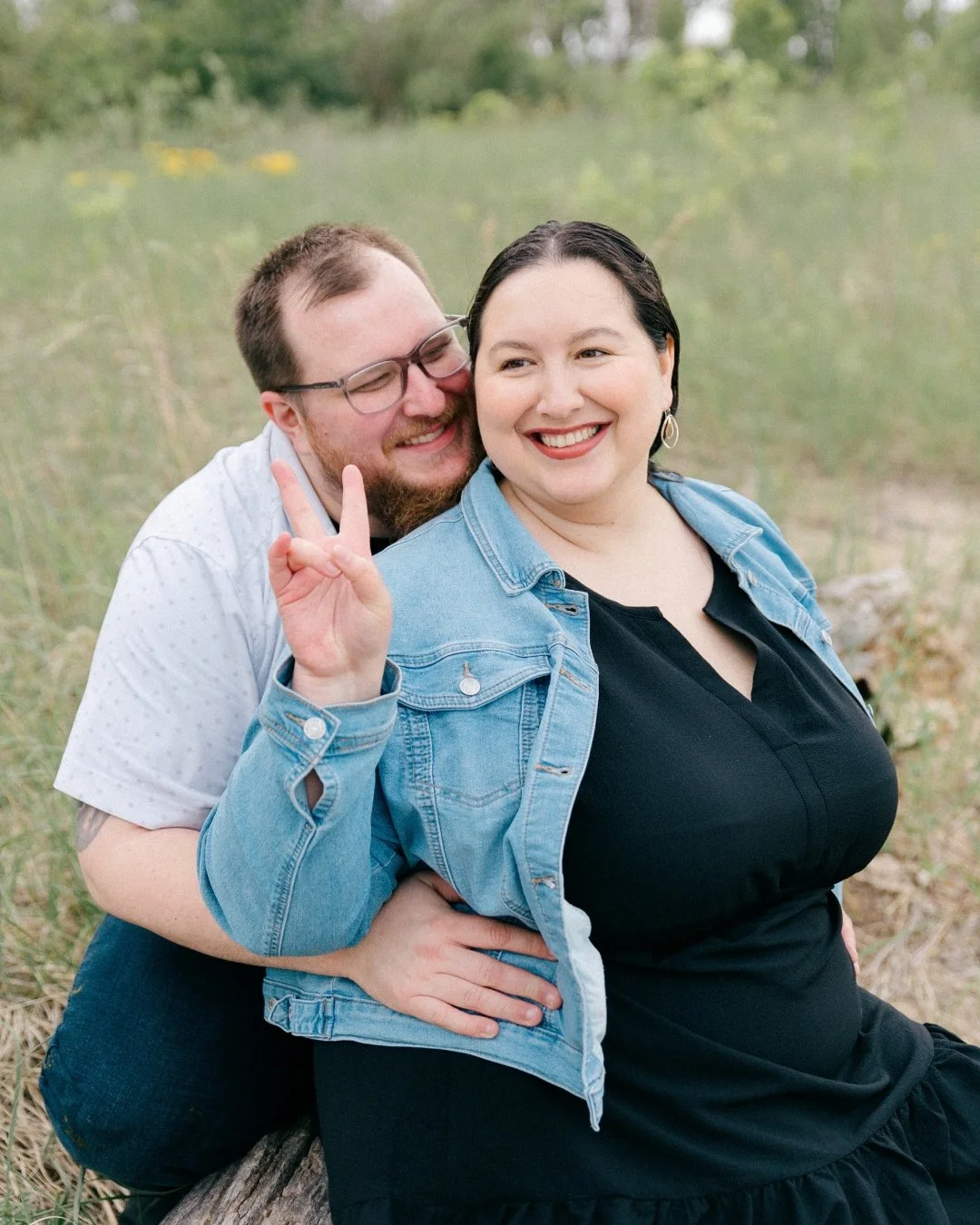 You know when you just ✨vibe✨ with someone?? That's how I felt when I met Clare &amp; Noah at their engagement session and I can't even describe how much FUN we had together! From taking their engagement photos to sitting down with them at their cons