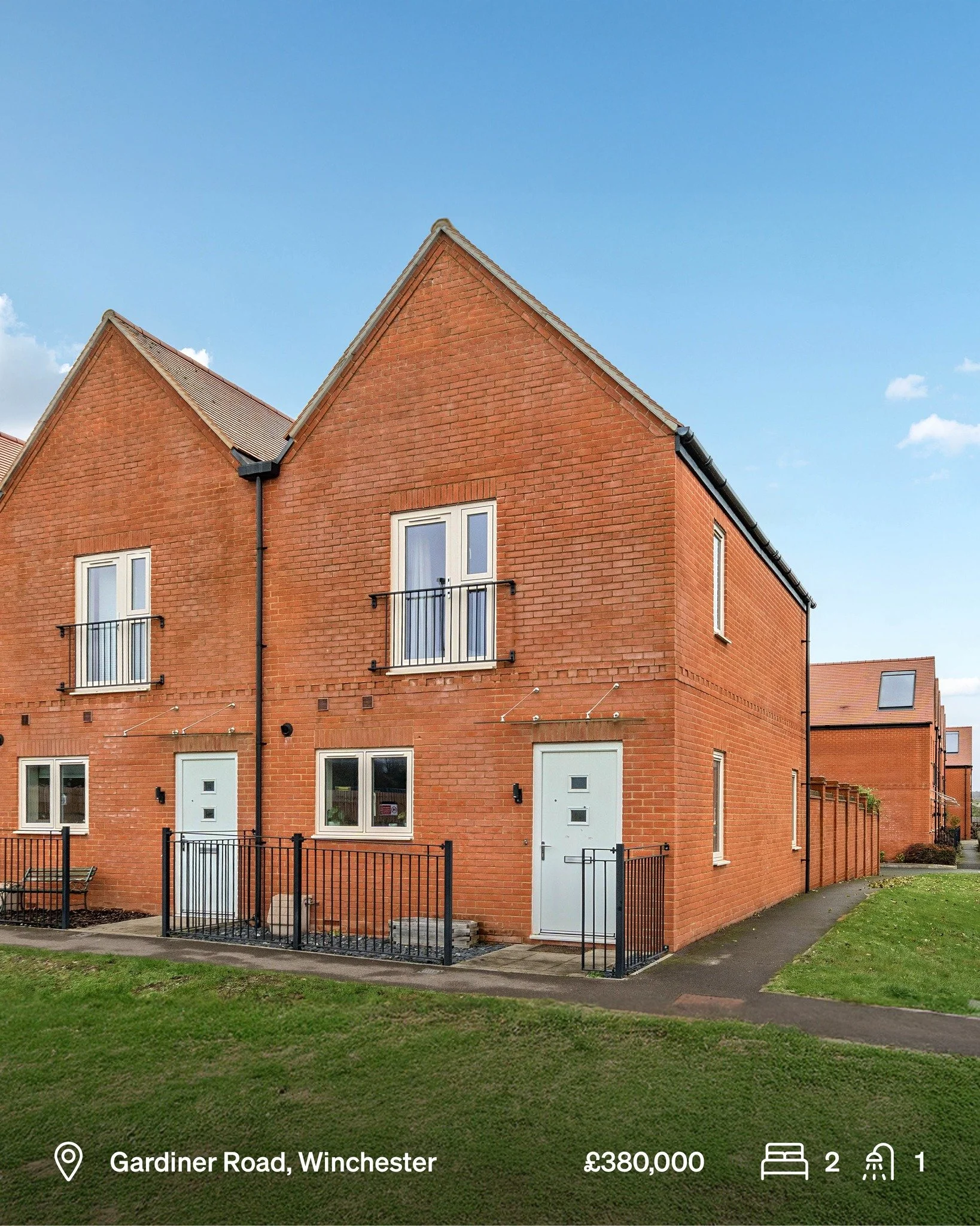 This beautifully presented two-bedroom end-of-terrace home offers modern living in one of Winchester&rsquo;s most sought-after developments &mdash; just moments from the city centre, transport links, green spaces, and everyday essentials.

☀️ A brigh