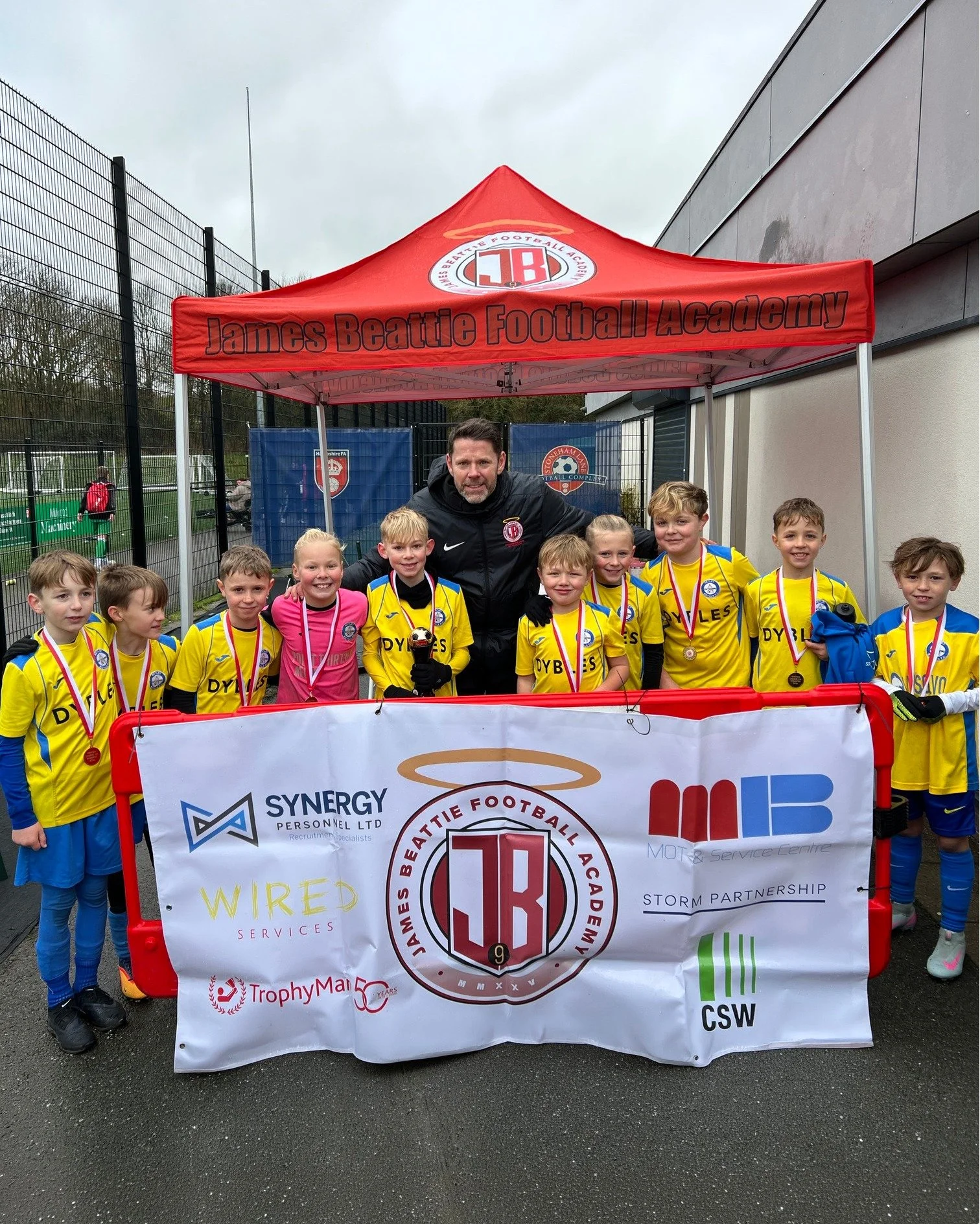 Huge congratulations to the @netleyroyalsfc Sharks 🦈 on winning the @jamesbeattiefootballacademy Winter Tournament! Back-to-back champions! 🏆🏆

Having also lifted the trophy at the previous tournament, the Sharks have now won both competitions hos