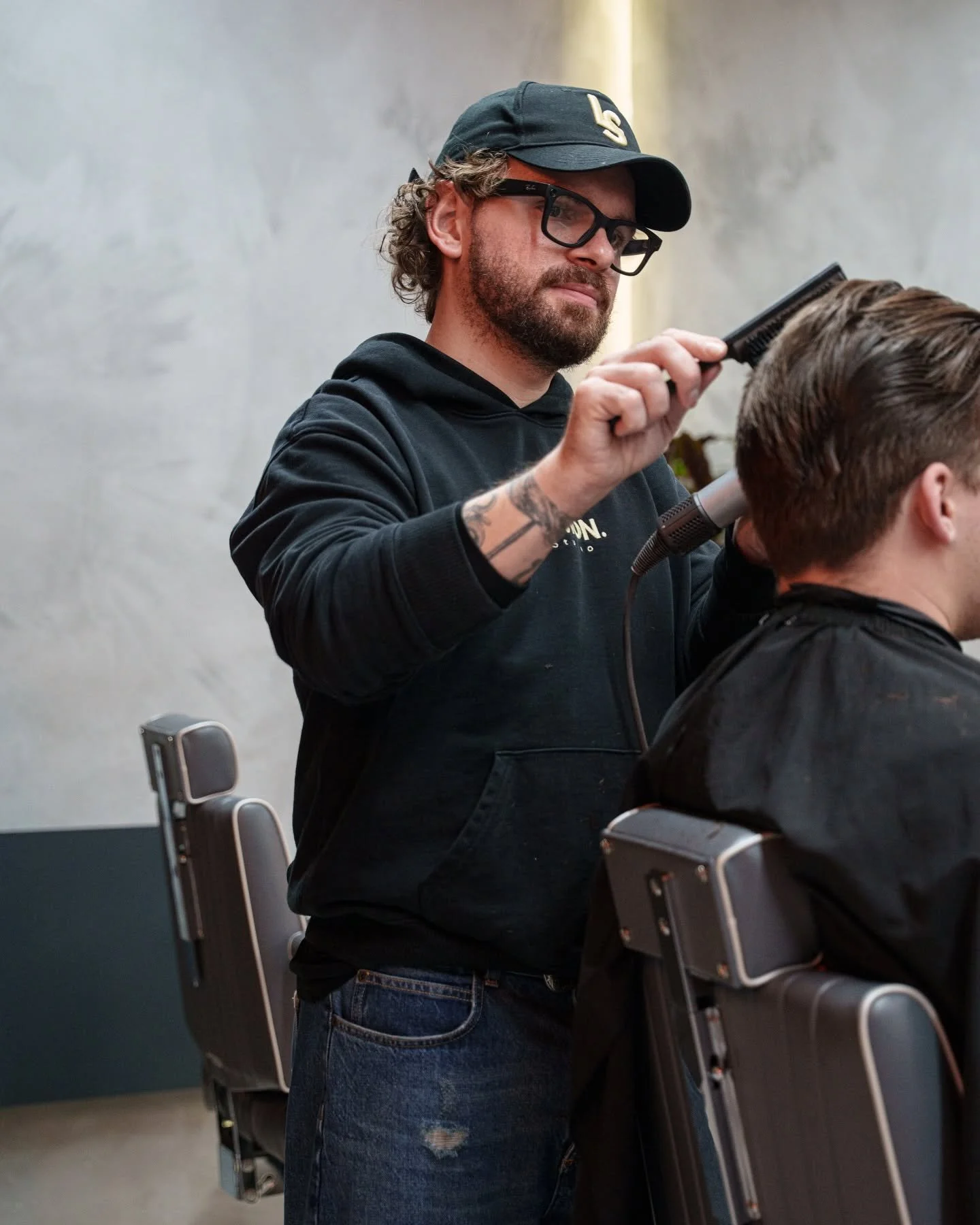 Limon Studio Hair Barbers Winchester Dybles Estate Agent 4.jpg