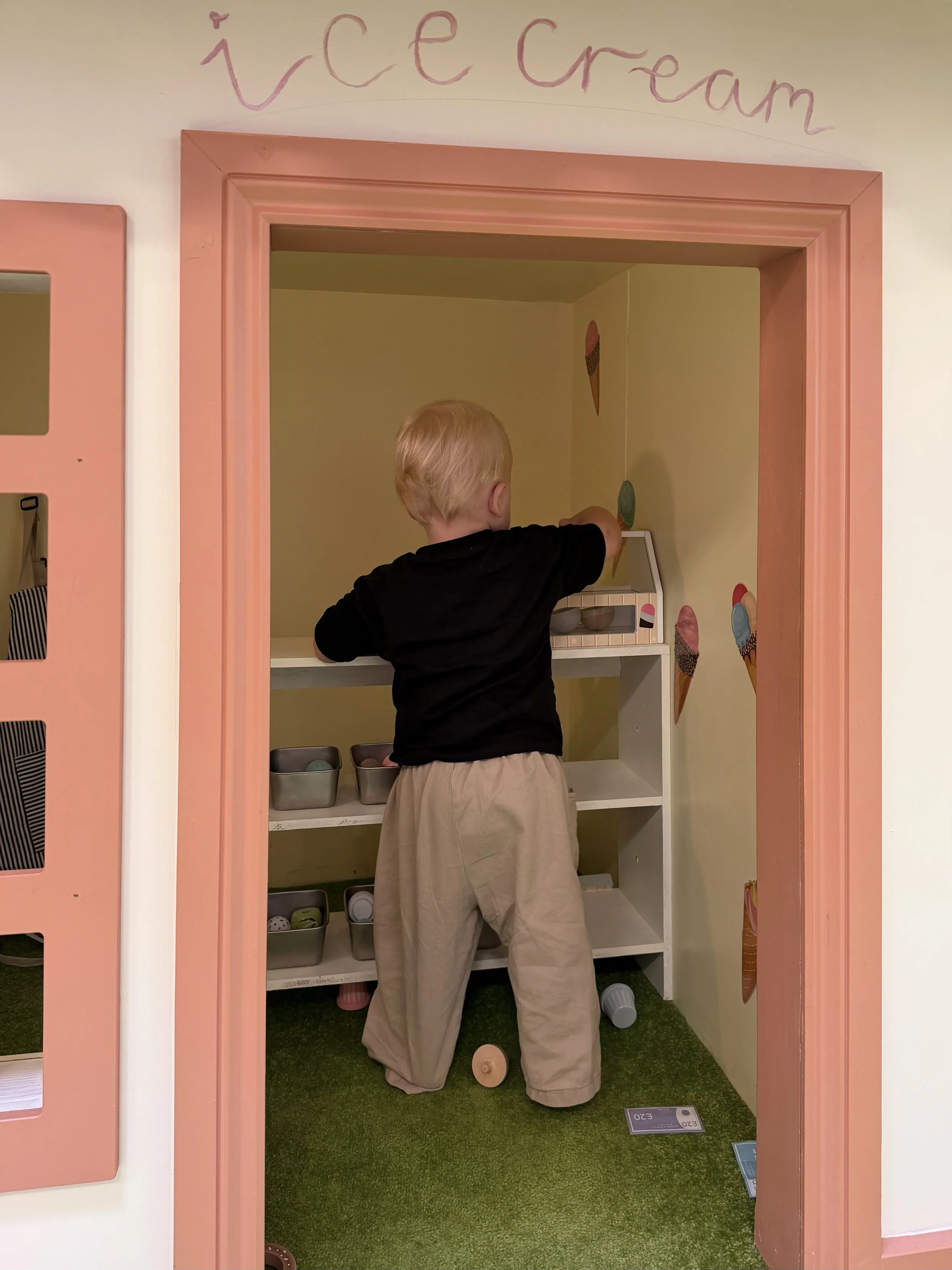 Clemmies Play Cafe Winchester Dybles Estate Agent 3.jpg
