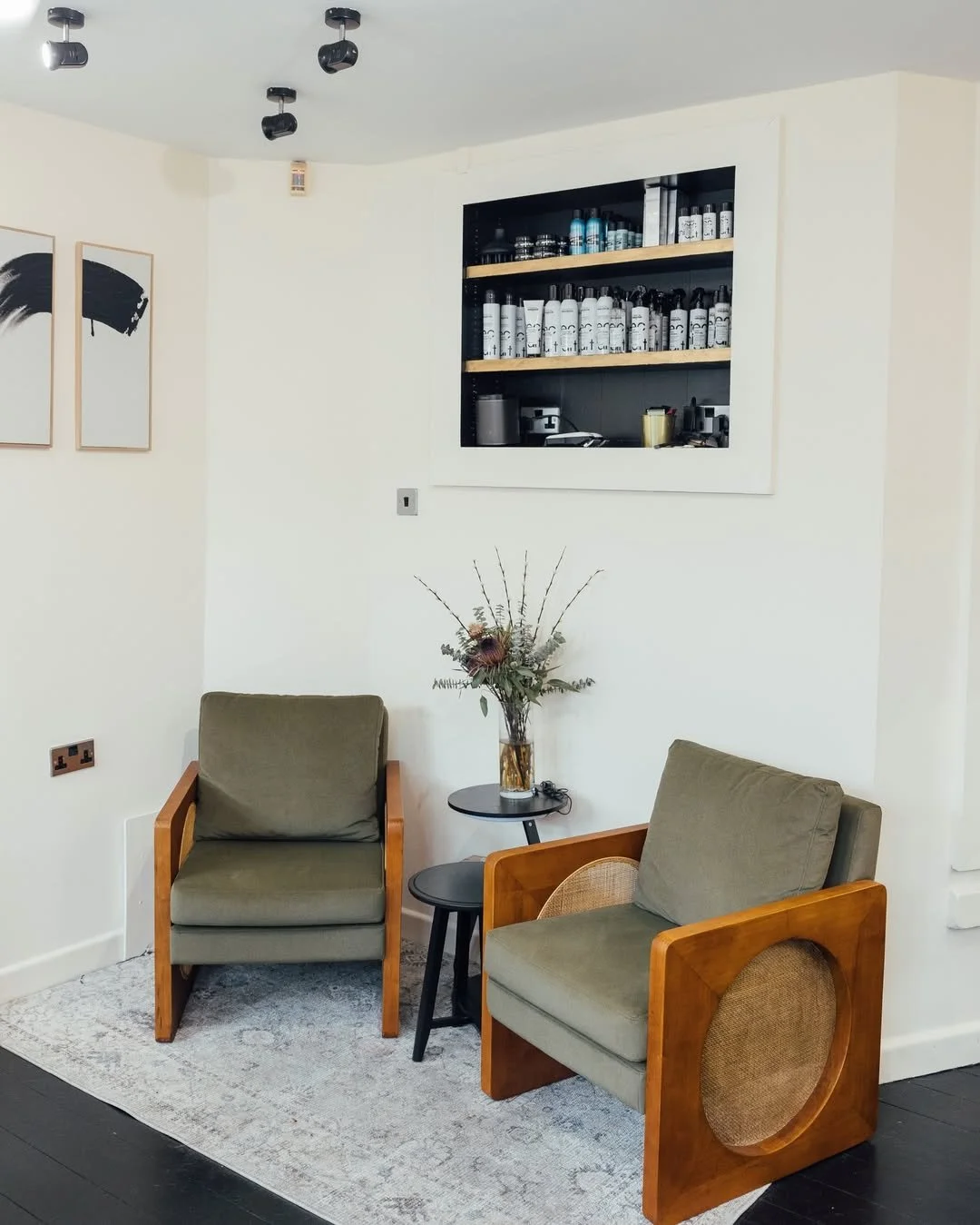 Ferry + Ferry Salon Winchester Dybles Estate Agent 11.jpg