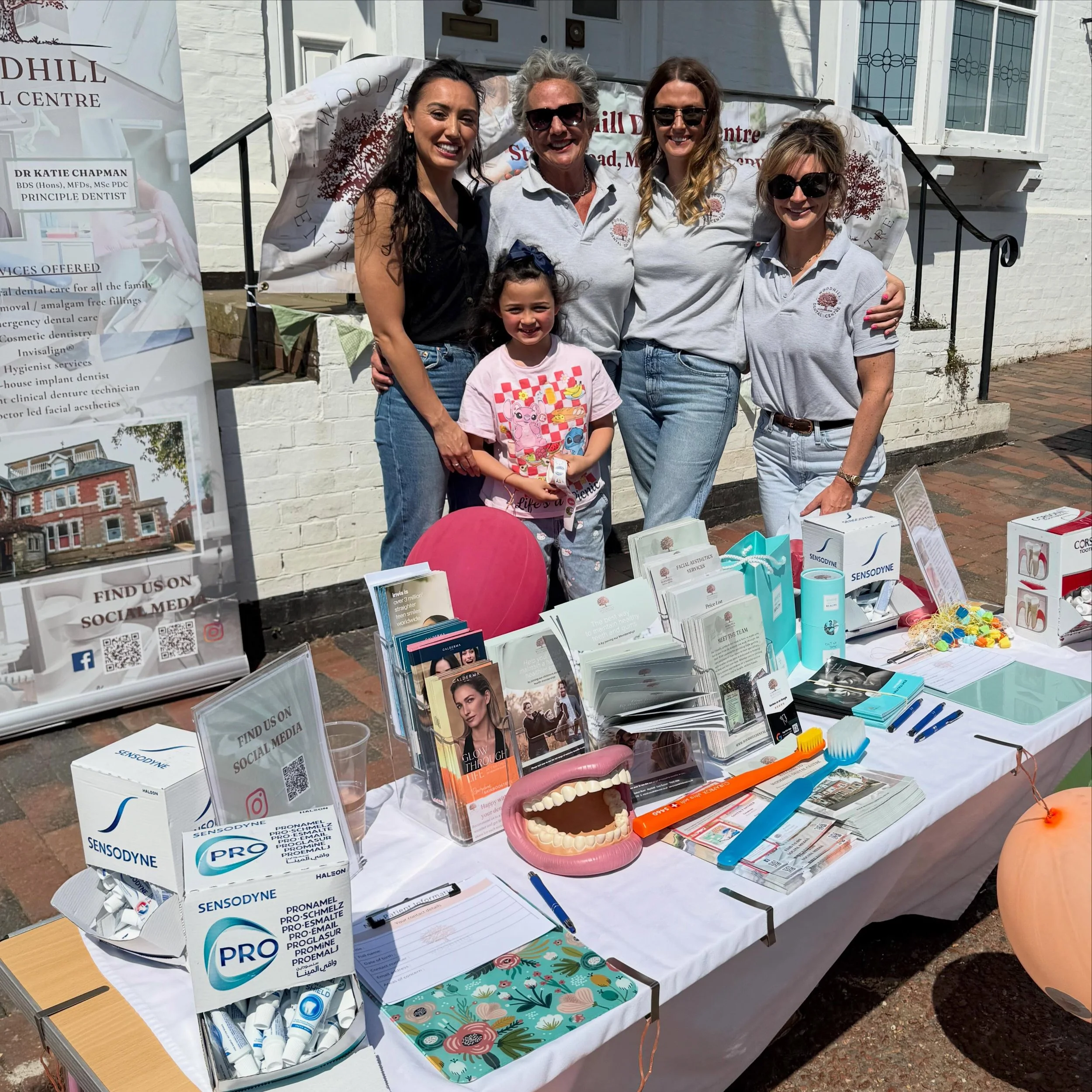 We had such a great day at the Mayfair today! The sun was out, and Mayfield in full force 🫶🏻 ☀️ thank you teamies @dr_georgina_pickett @kimmcleary @georgiechapman60 and @charlieojones.90 and @carlleppard86 for your balloon assistance and incredible