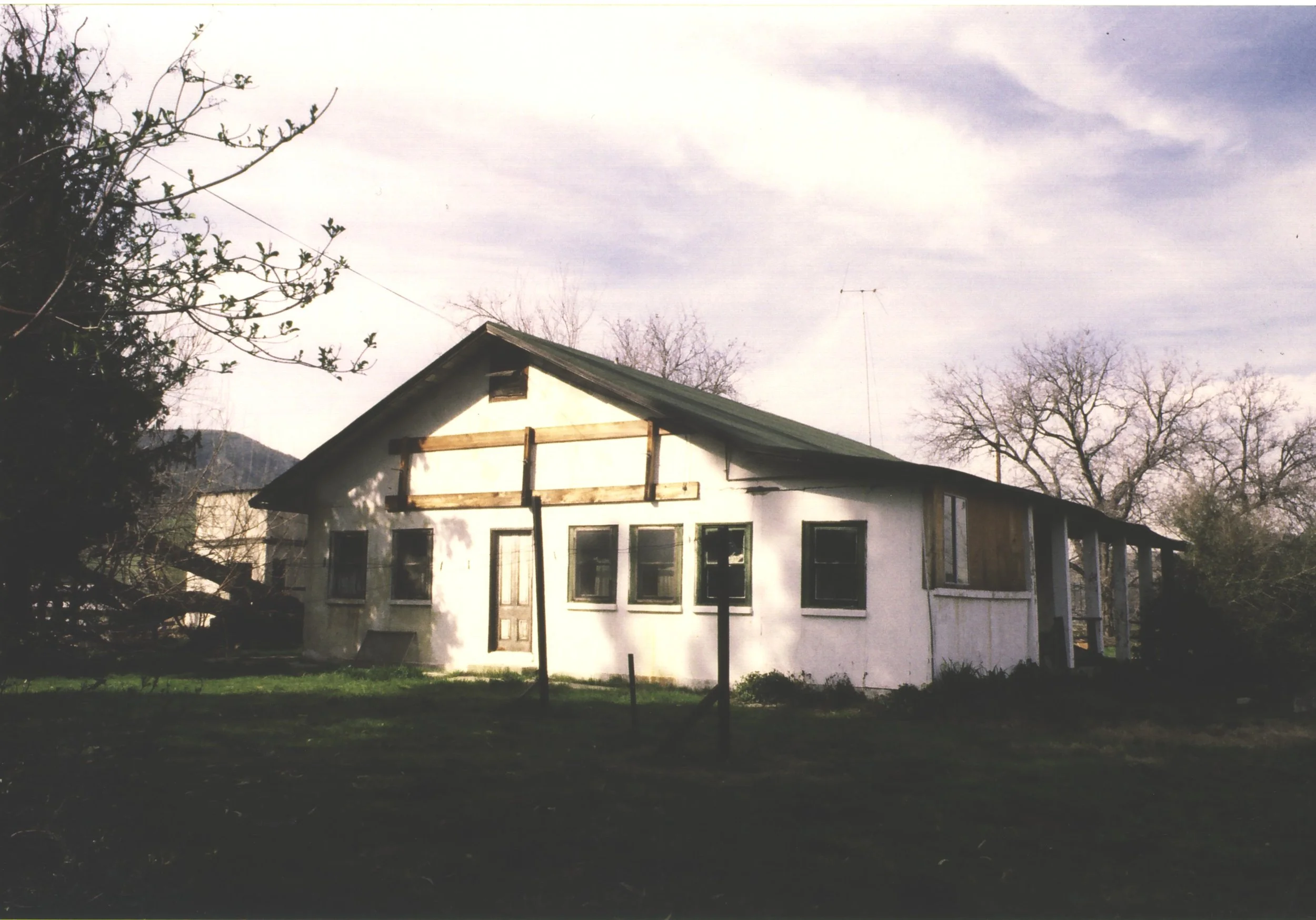 Sepulveda Adobe in the 1980s shortly after it became part of MCSP. (Calabasas Hisotrical Society)