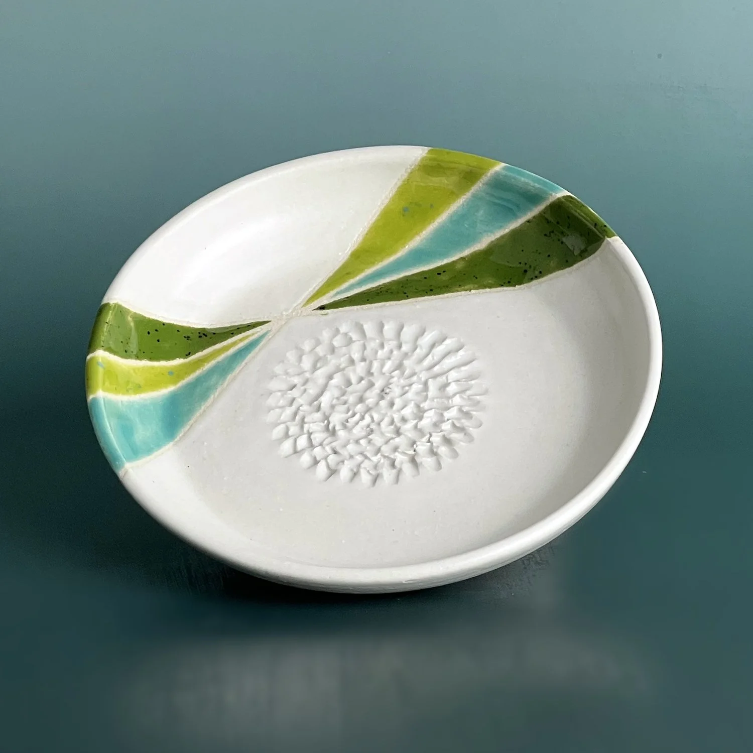 Retro Revival Collection - Handmade Ceramic Garlic Grater: Seaweed