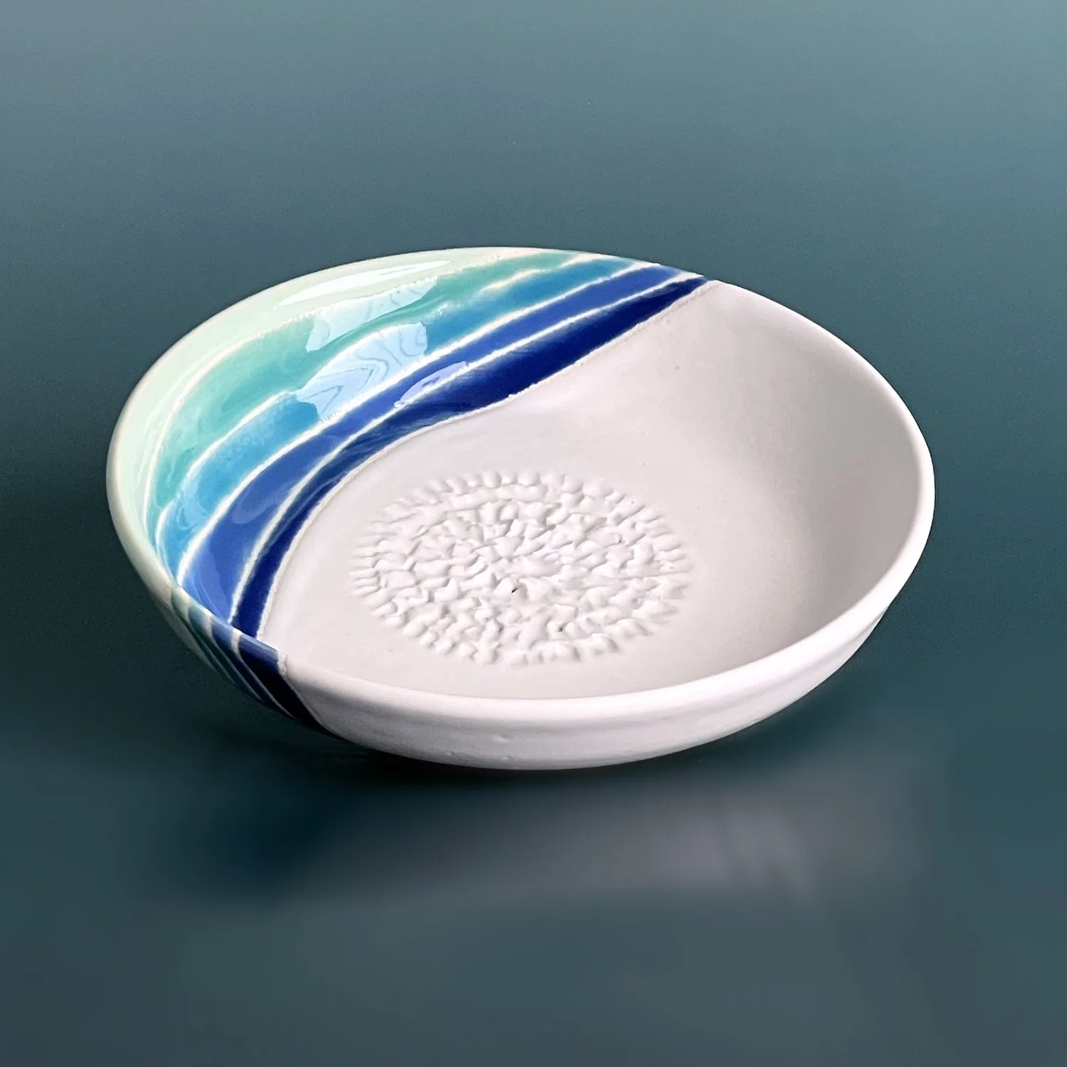 Retro Revival Collection - Handmade Ceramic Garlic Grater: Ocean Swells