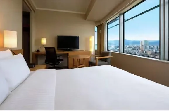 Venue & Accommodation — Solid Phase 2025
