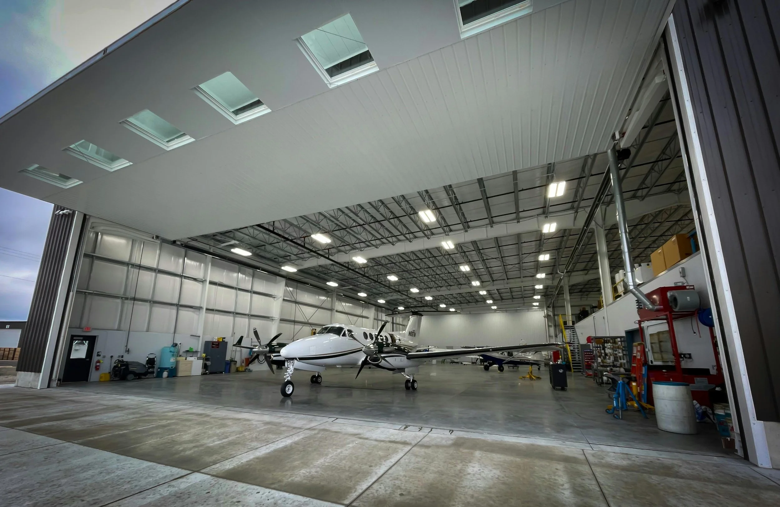 Optimizing the Hangar: Essential Gear for Faster Maintenance Turnarounds