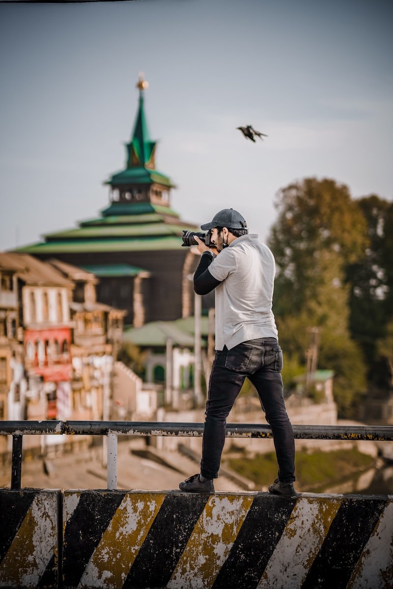 Capturing Authentic Moments While Traveling