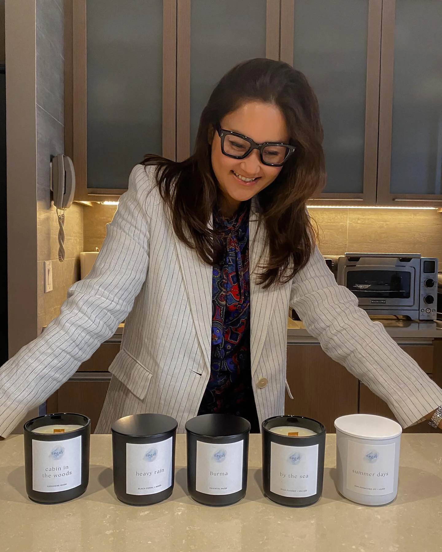 The end of April. How time flies. I am reminded again how important it is to slow down and enjoy life. 

Lighting up candles can actually help us slow down time. 

Time is the ultimate luxury. 
.
.
.
.
#time #endofthemonth #luxury #candles #scents #s