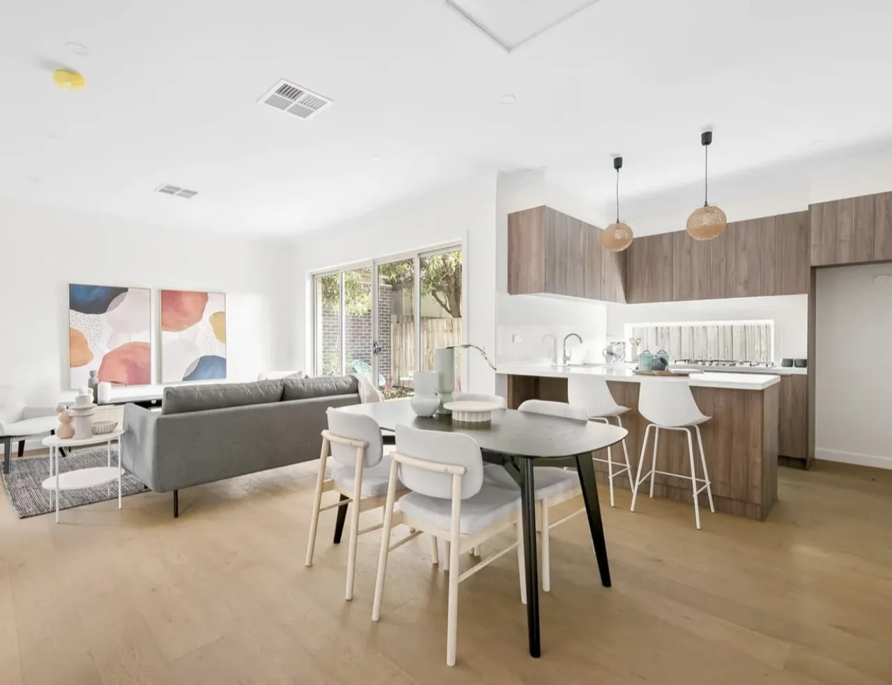 74AN-LivingDiningKitchen.jpg