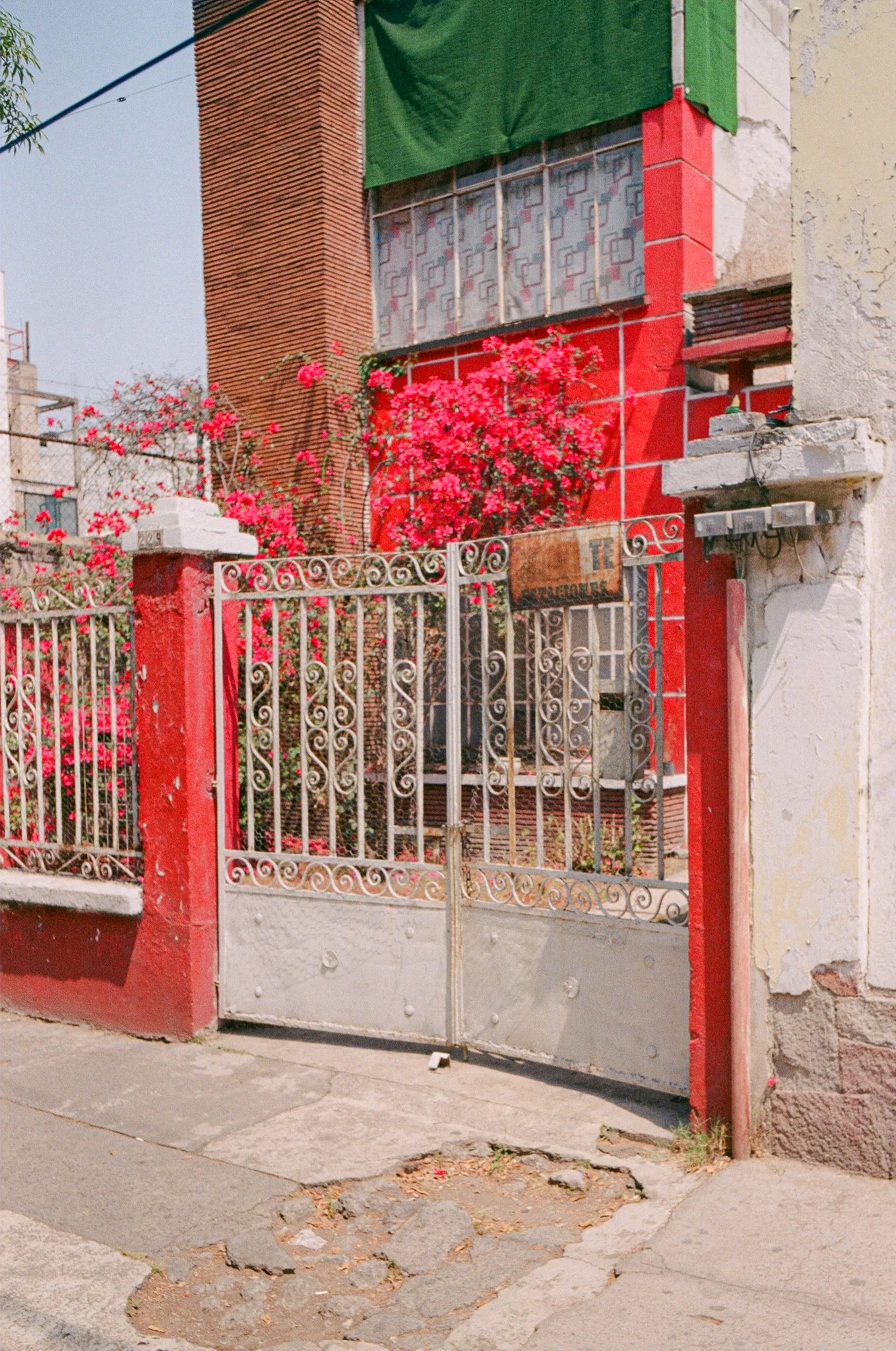 redhouse.jpg