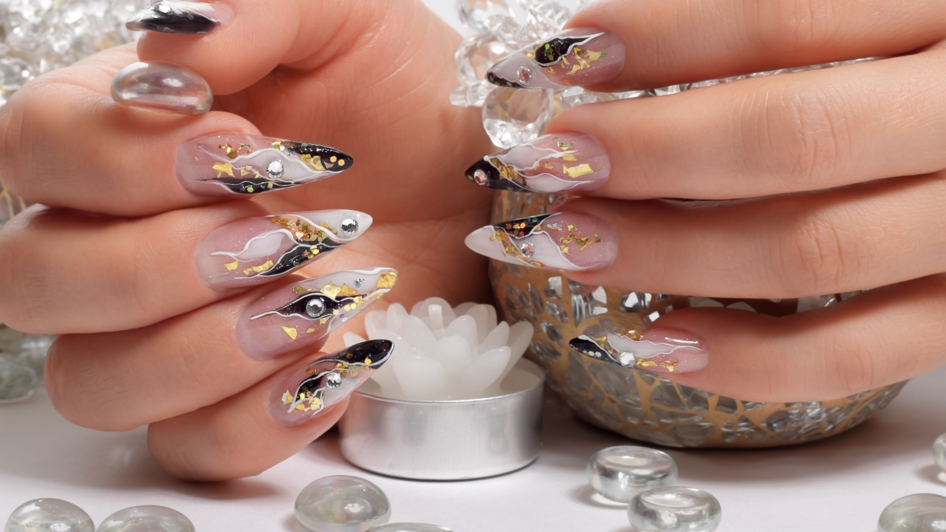 Festive-Proof Nails at La Rose