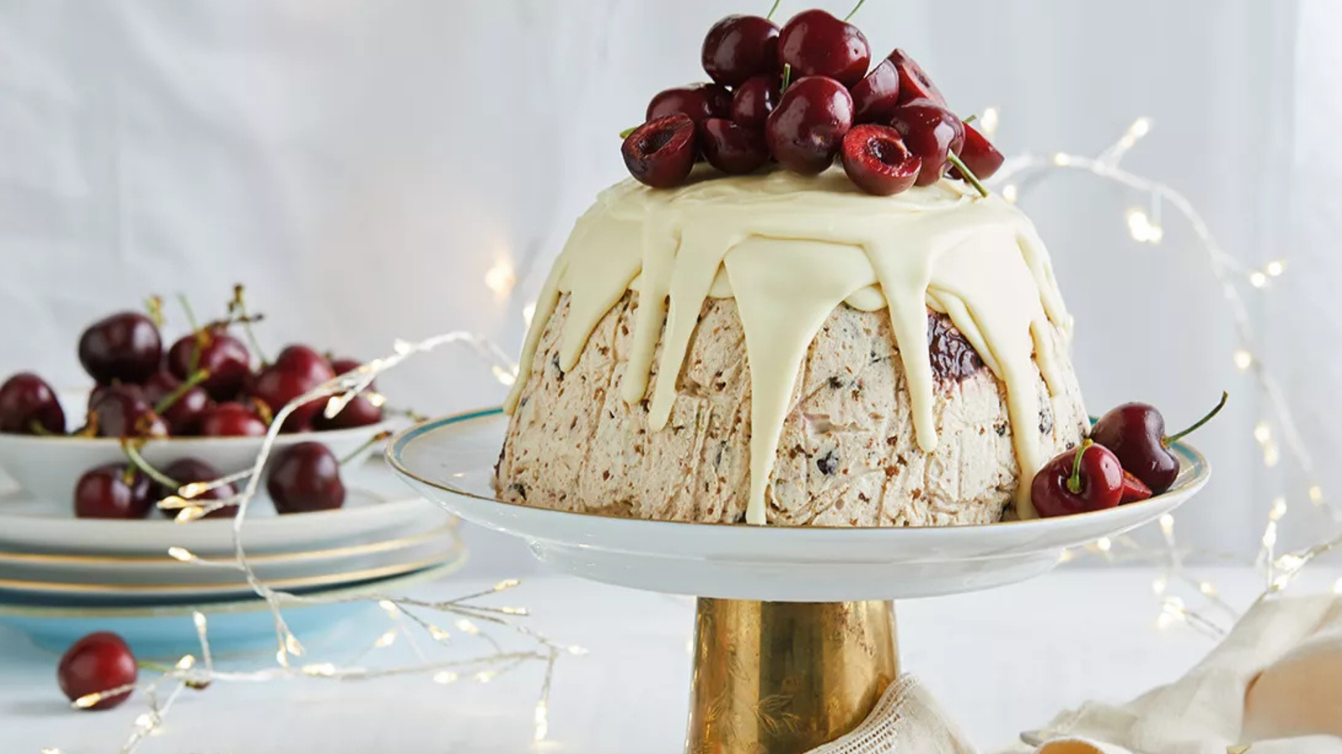 White Christmas Pudding Cheesecake