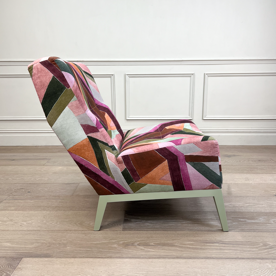 Theo Chair Showroom Side.png