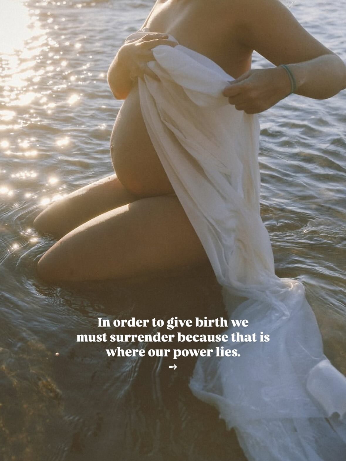 Surrendering to the wisdom of your body might be the hardest, yet most important, part of your preparation for birth 🌀🌀🌀

In this post we share five simple ways of practising the art of surrendering during your pregnancy 🐚

📸: @celesteshielsphot
