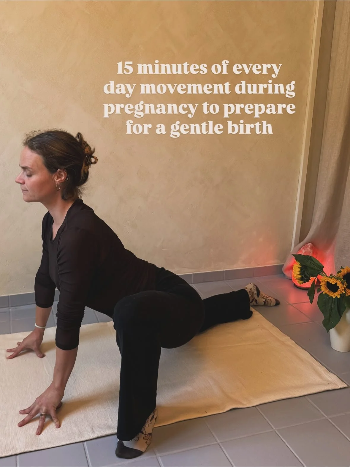 Movement is key in supporting your pelvis and pelvic floor through pregnancy and in preparing your pelvis to make space for your baby, both by the end of pregnancy and for birth π¦
These four different types of movements and positions is a little yo