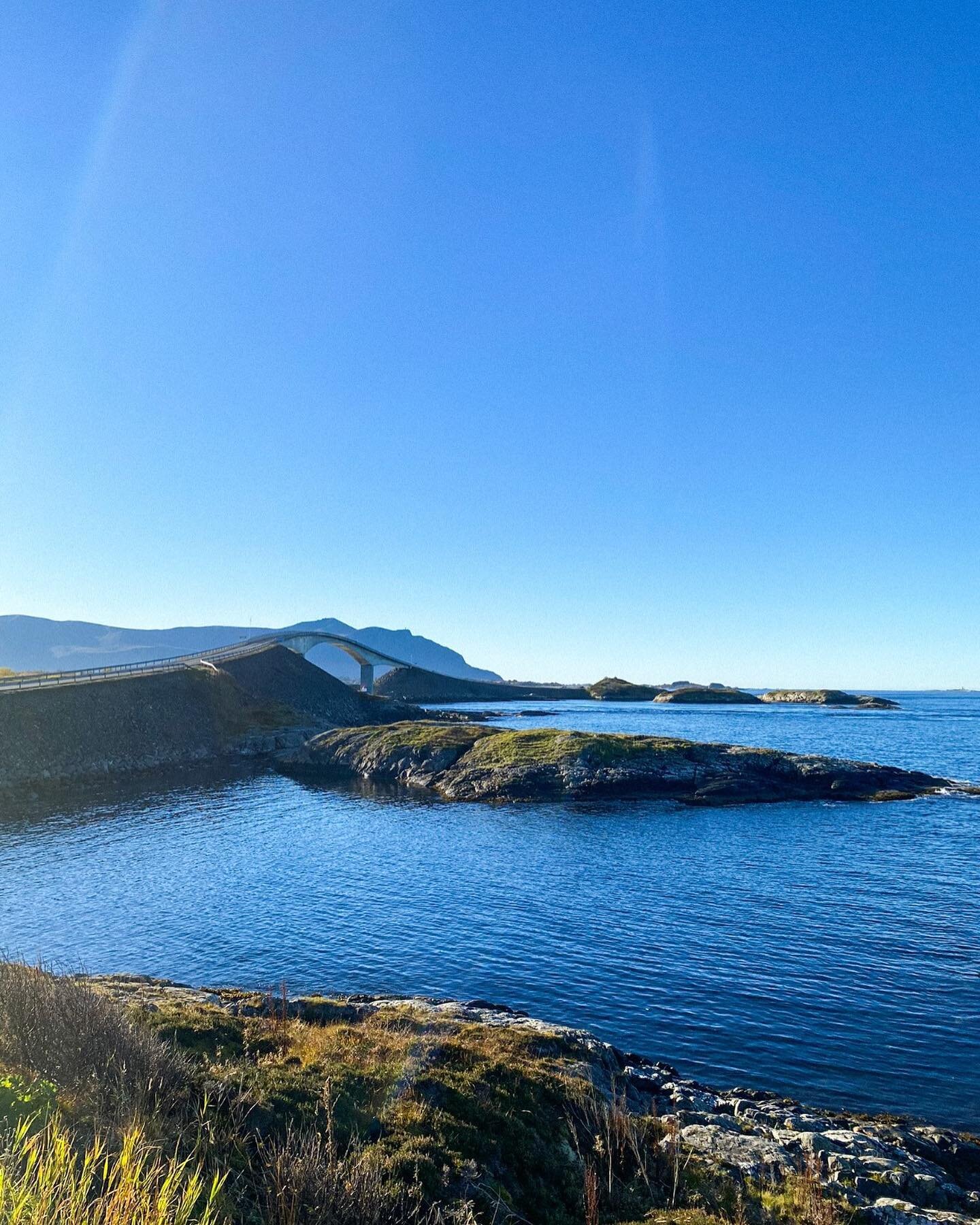 Tout proche de la fameuse route Atlantique se cachent de somptueux paysages 🏞️
.
.
.
.
.
.
#Norway #Norv&egrave;ge #Nature #Paysage #Landcape #Voyage #Travel #Wanderlust #Beautifuldestination #Scandinavie #Norge #Bestofnorway #atlanticroad #travelbl