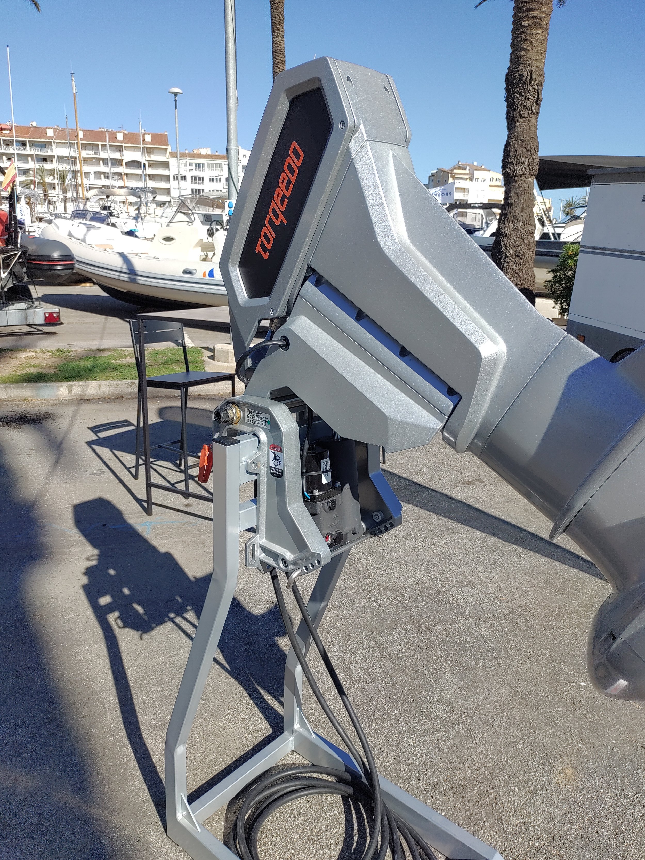 cruise-electric-outboard-120-1200x1200.jpg