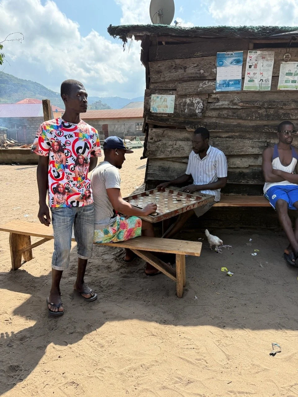 maxandhailey_travel_siera-leone-tokeh-freetown-chimpanzee - 3.jpeg