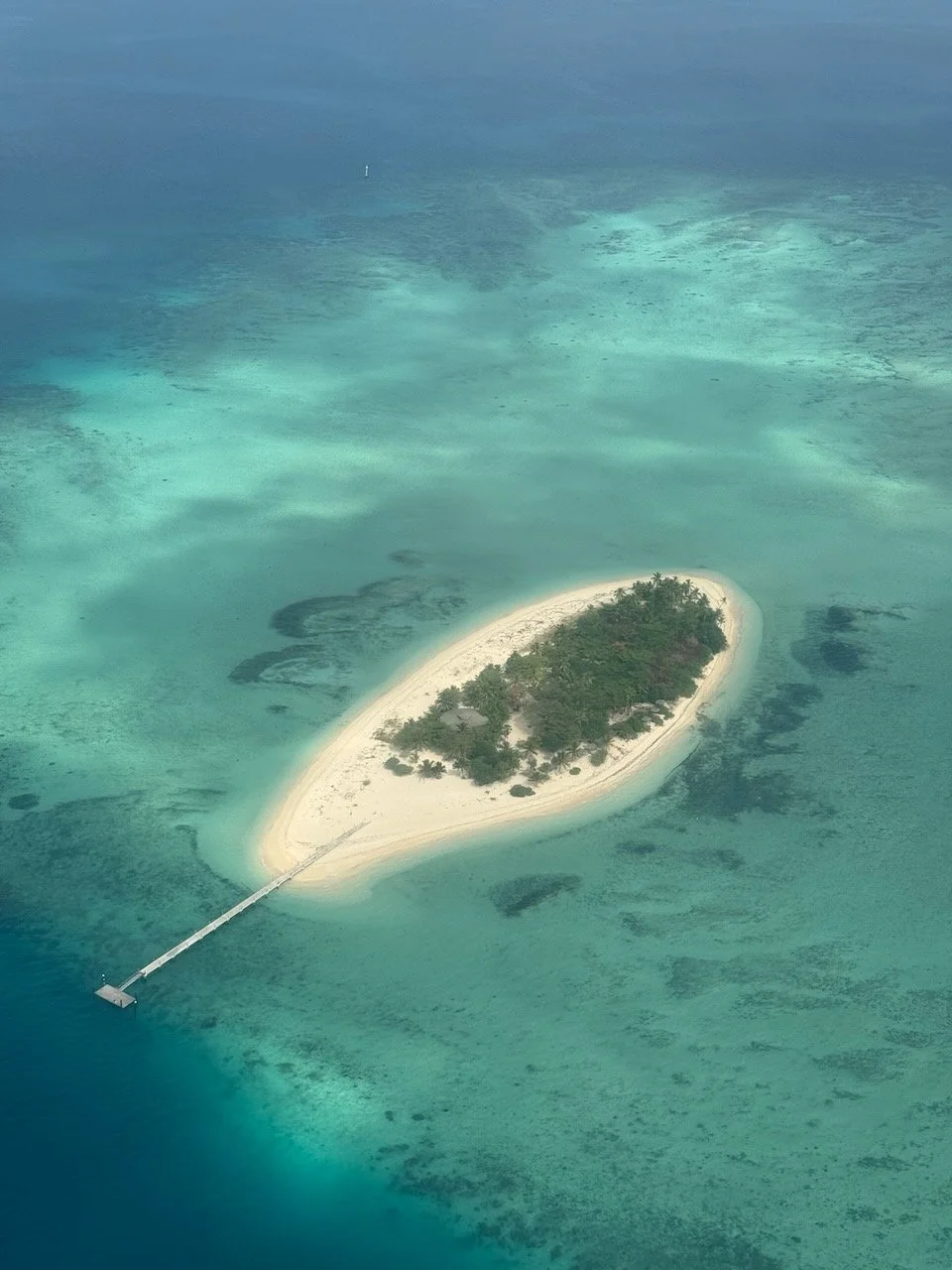 maxandhailey_travel_fiji-turtle-islands-yasawa-islands-blue-lagoon-bula - 1.jpeg