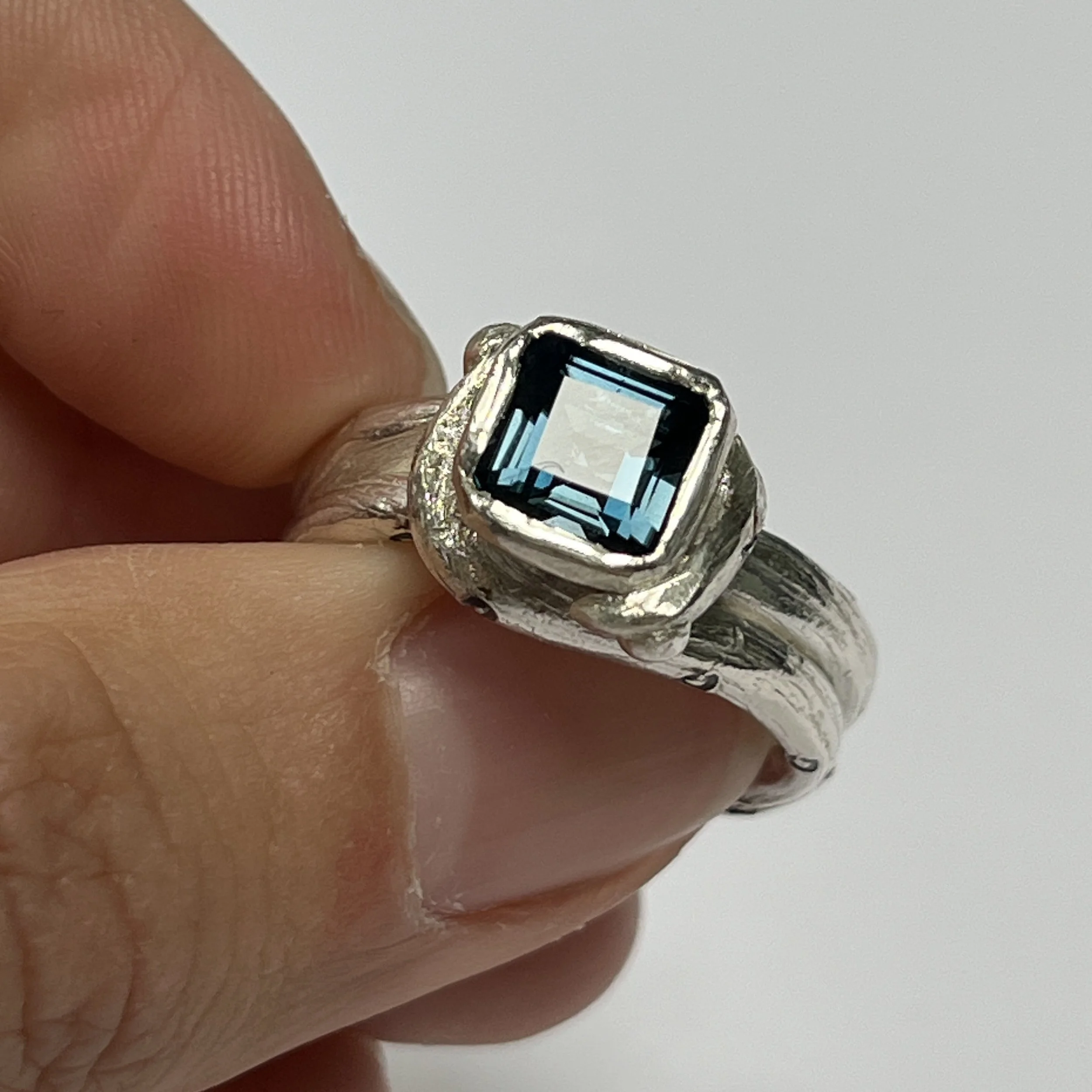 topaz1.jpg