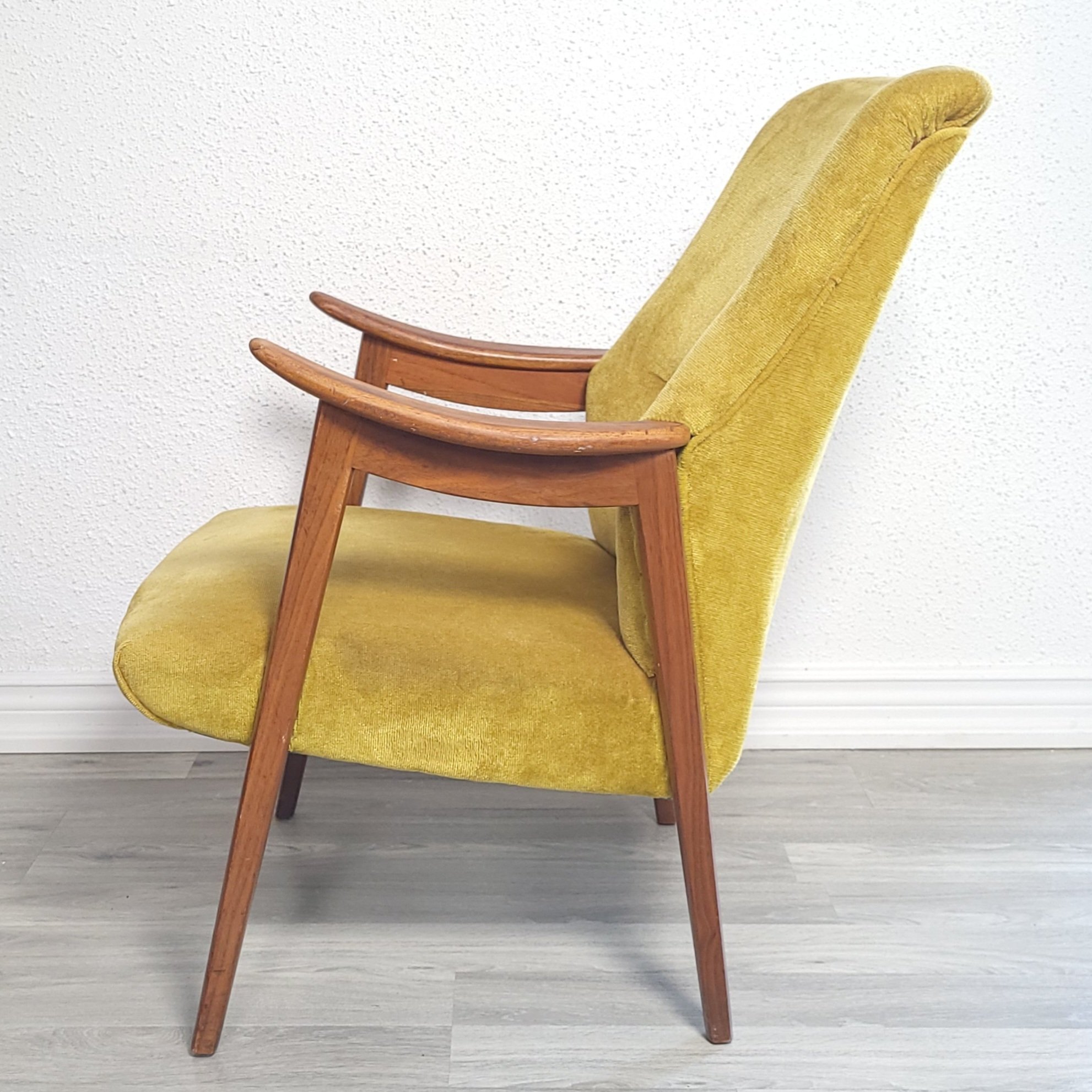 TEAK MCM LOUNGE CHAIR