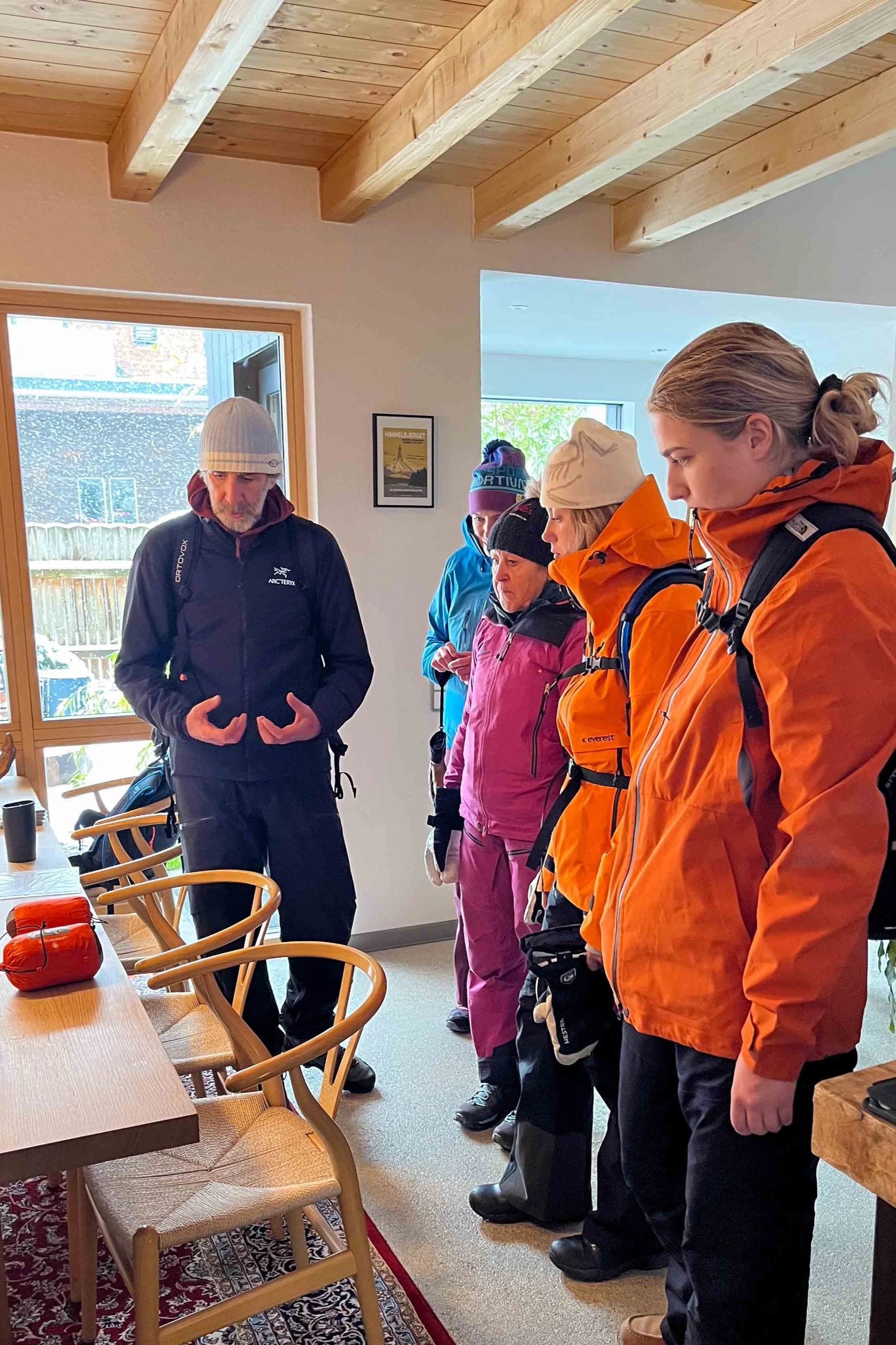 Talking through the advantages of carrying a survival shelter
