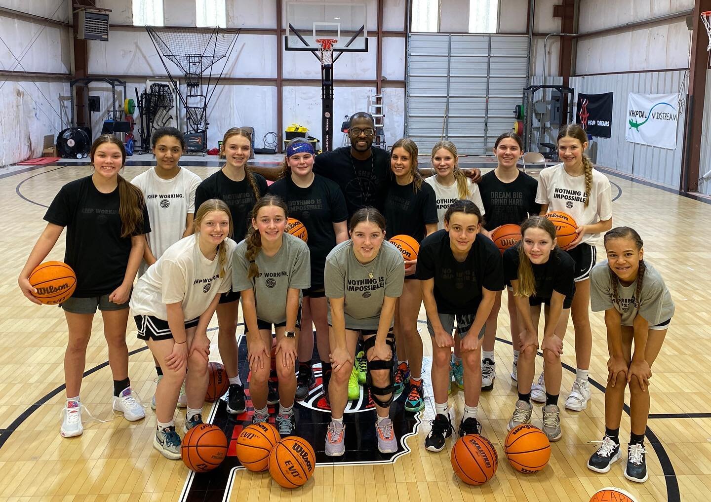 For the life of me, this is what I enjoy doing - helping young athletes maximize their potential on the court!

Great work today ladies! I enjoyed working with you all. Have big dreams!! Nothing is Impossible, keep working! 

February 2023 workout de