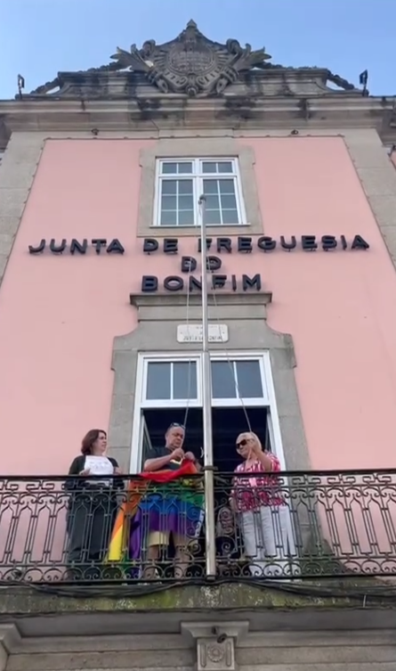 HASTEAR DA BANDEIRA LGBTQIA+ NA JUNTA DE FREGUESIA DO BONFIM E CÂMARA MUNICIPAL DO PORTO