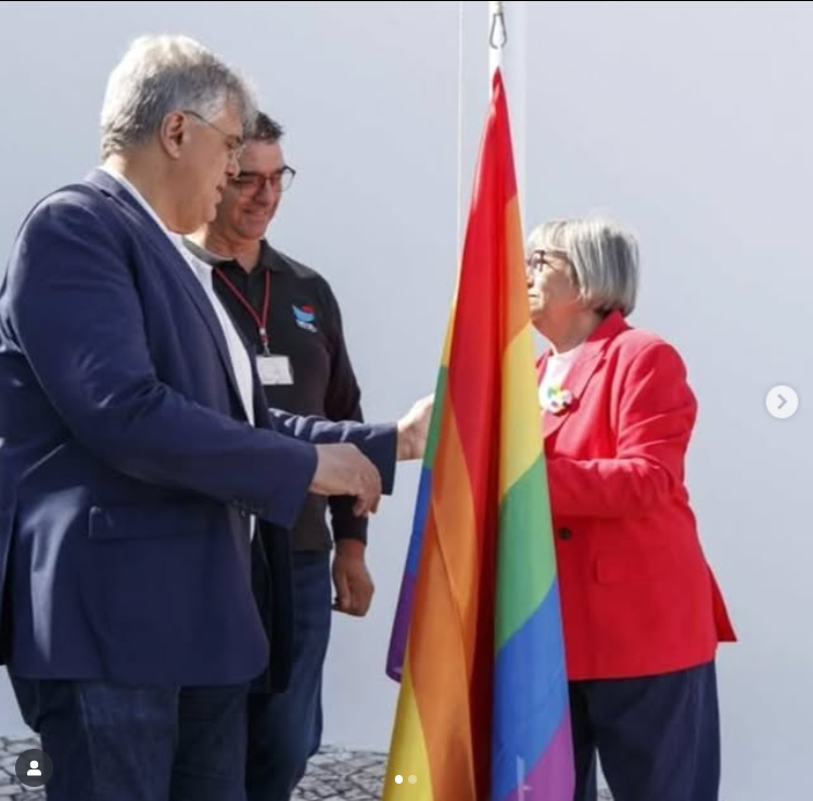 HASTEAR DA BANDEIRA LGBTQIA+ NA CÂMARA MUNICIPAL DO SEIXAL E CÂMARA DE ALMADA