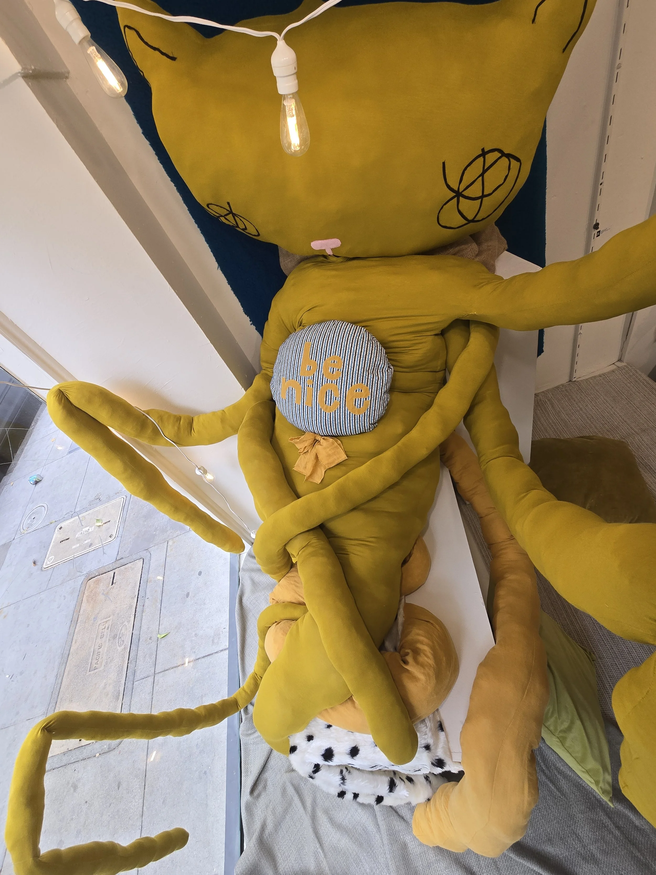 giant ian sculpture