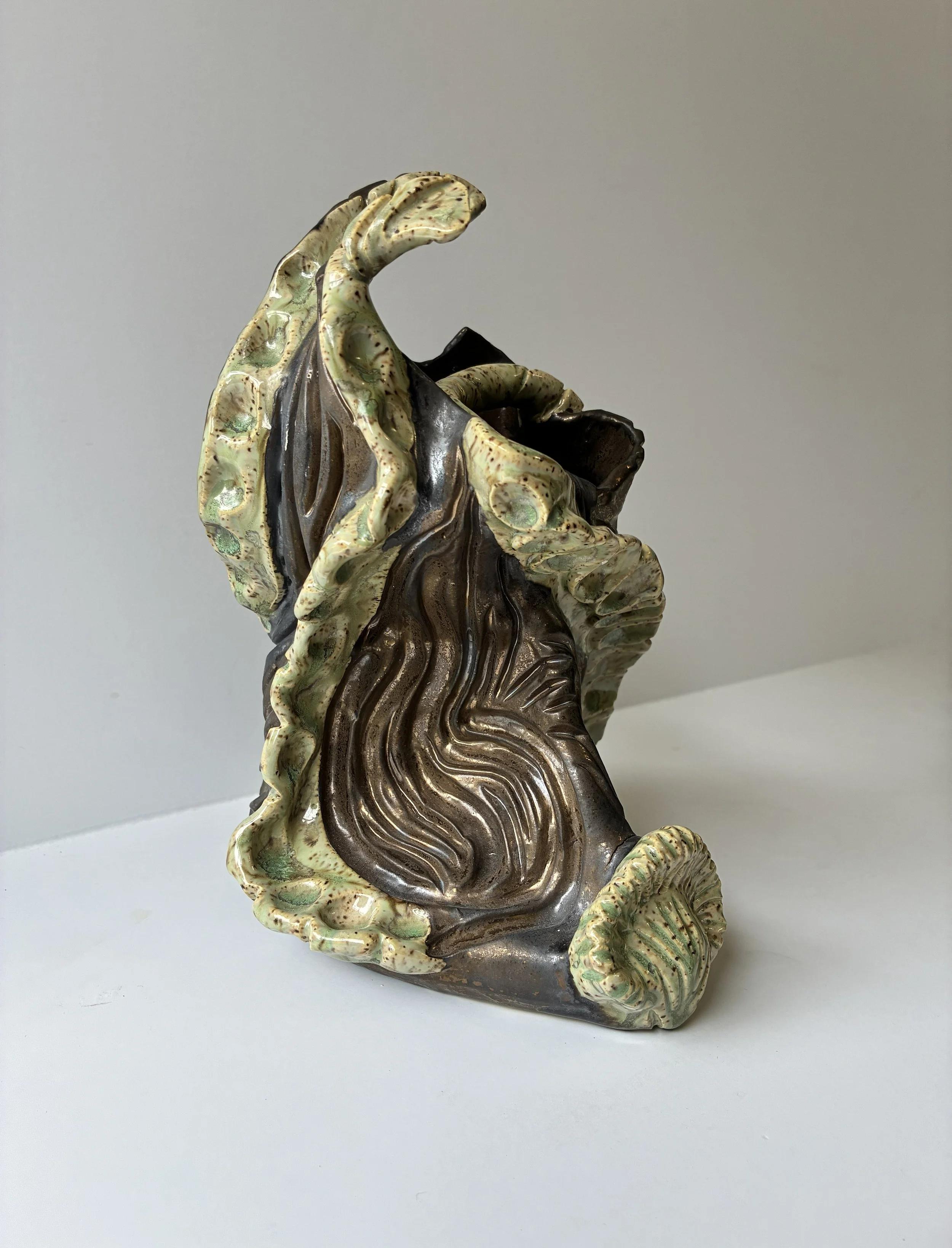 Gilded Currents of Desire