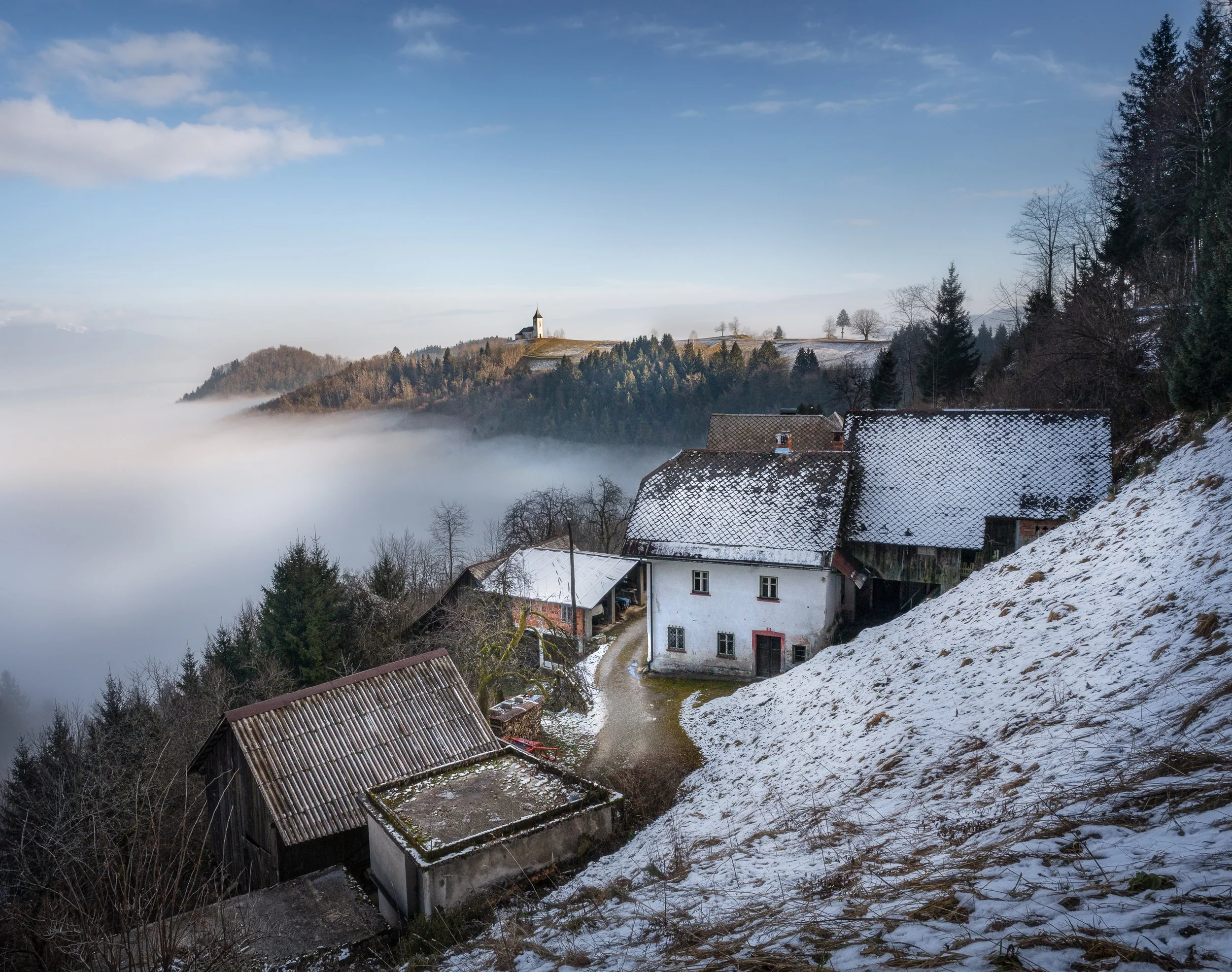 Jamnik Above the Clouds